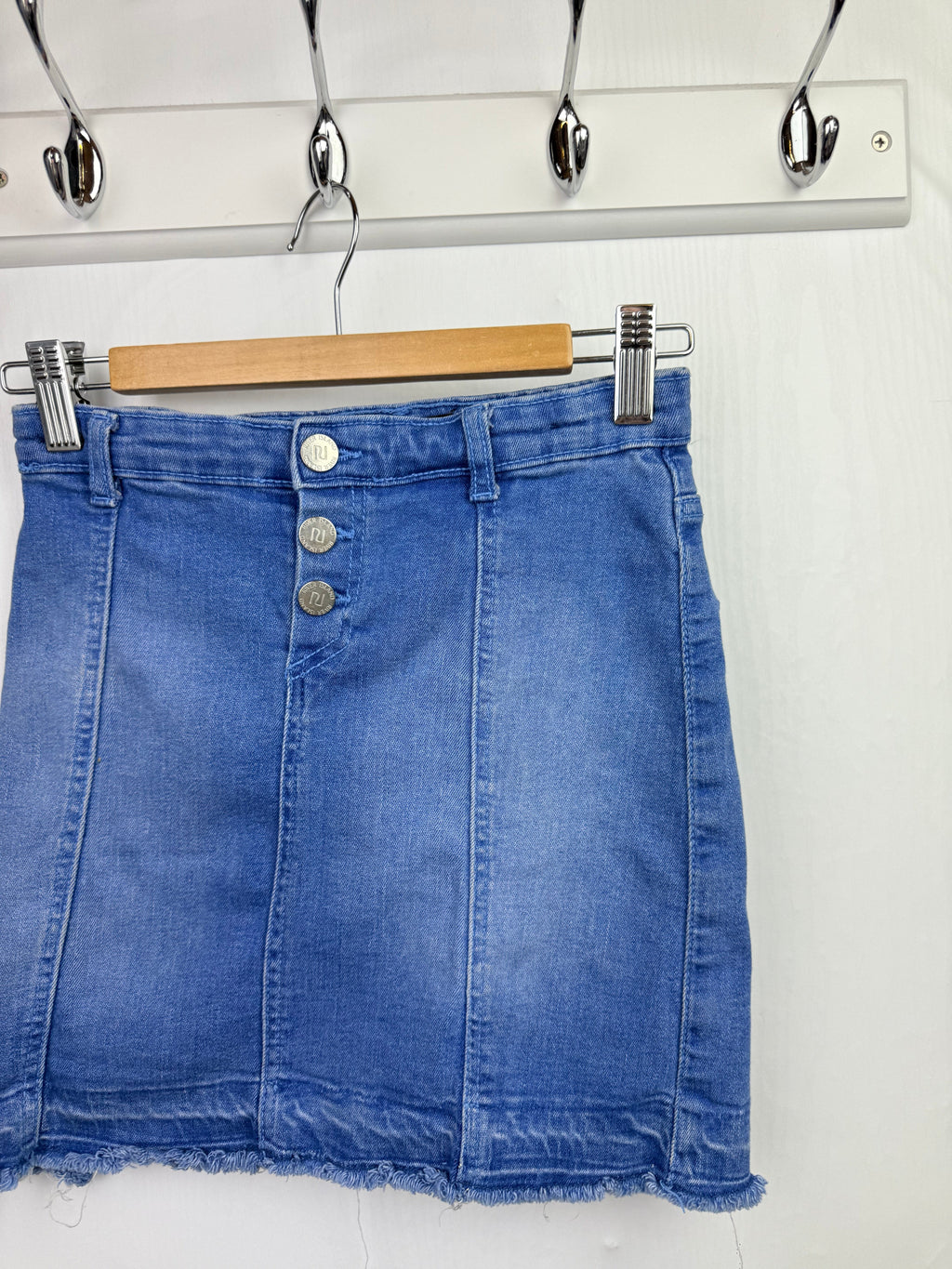 River Island Denim Frayed Skirt - Girls 10 Years - Little Ones Preloved. Second Hand Children's & Preloved Baby, Kids, Girls & Boys Clothes. UK online