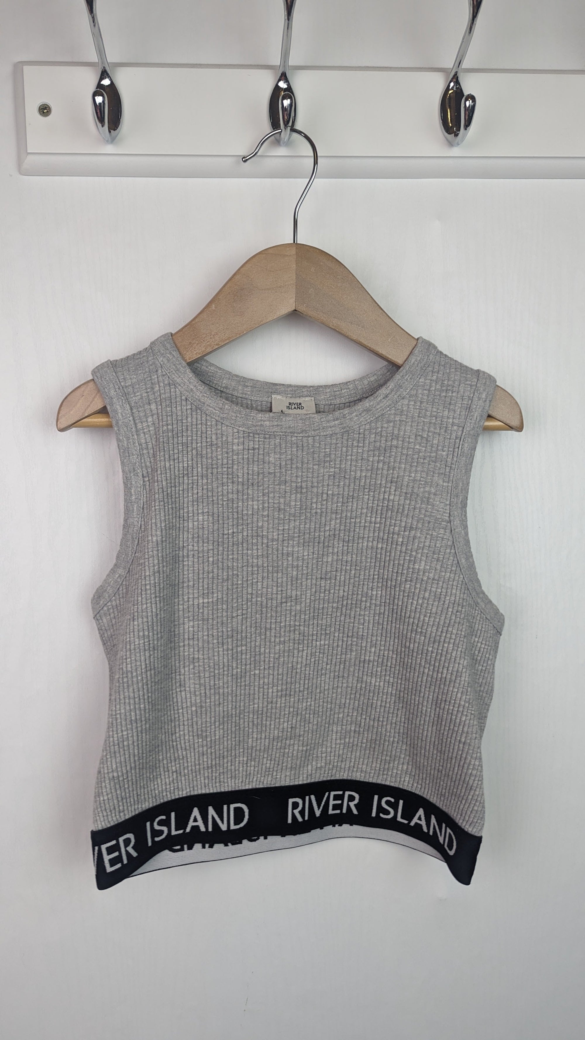 River Island Grey Ribbed Crop Top - Girls 9 - 10 Years - Little Ones Preloved. Second Hand Children's & Preloved Baby, Kids, Girls & Boys Clothes. UK online