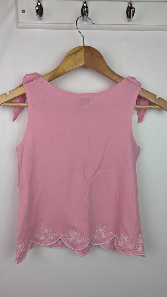 River Island Pink Sleeveless Top - Girls 9-10 Years River Island Used, Preloved, Preworn & Second Hand Baby, Kids & Children's Clothing UK Online. Cheap affordable. Brands including Next, Joules, Nutmeg Morrisons, TU, F&F, H&M.