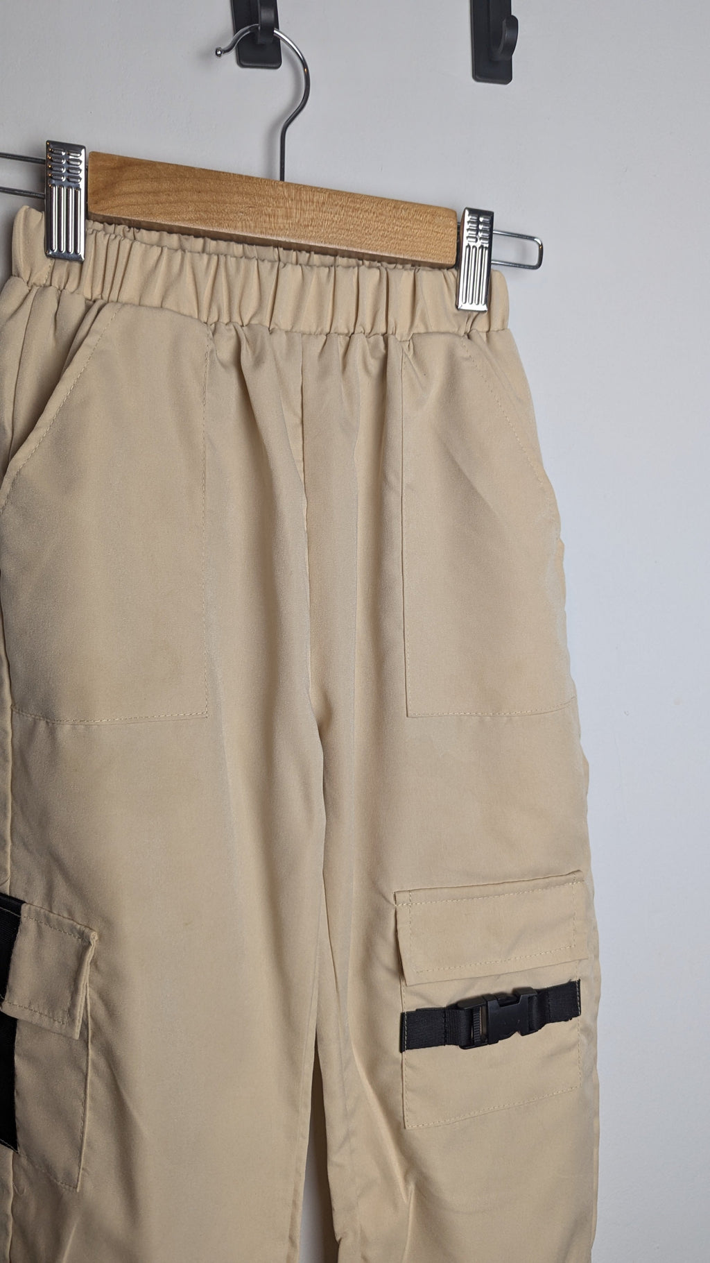 Shein Beige Cargo Trousers - Girls 6 Years - Little Ones Preloved. Second Hand Children's & Preloved Baby, Kids, Girls & Boys Clothes. UK online