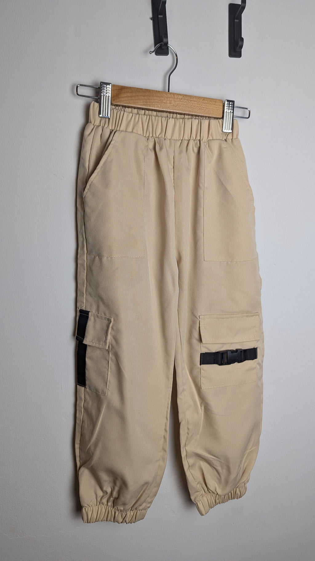 Shein Beige Cargo Trousers - Girls 6 Years - Little Ones Preloved. Second Hand Children's & Preloved Baby, Kids, Girls & Boys Clothes. UK online