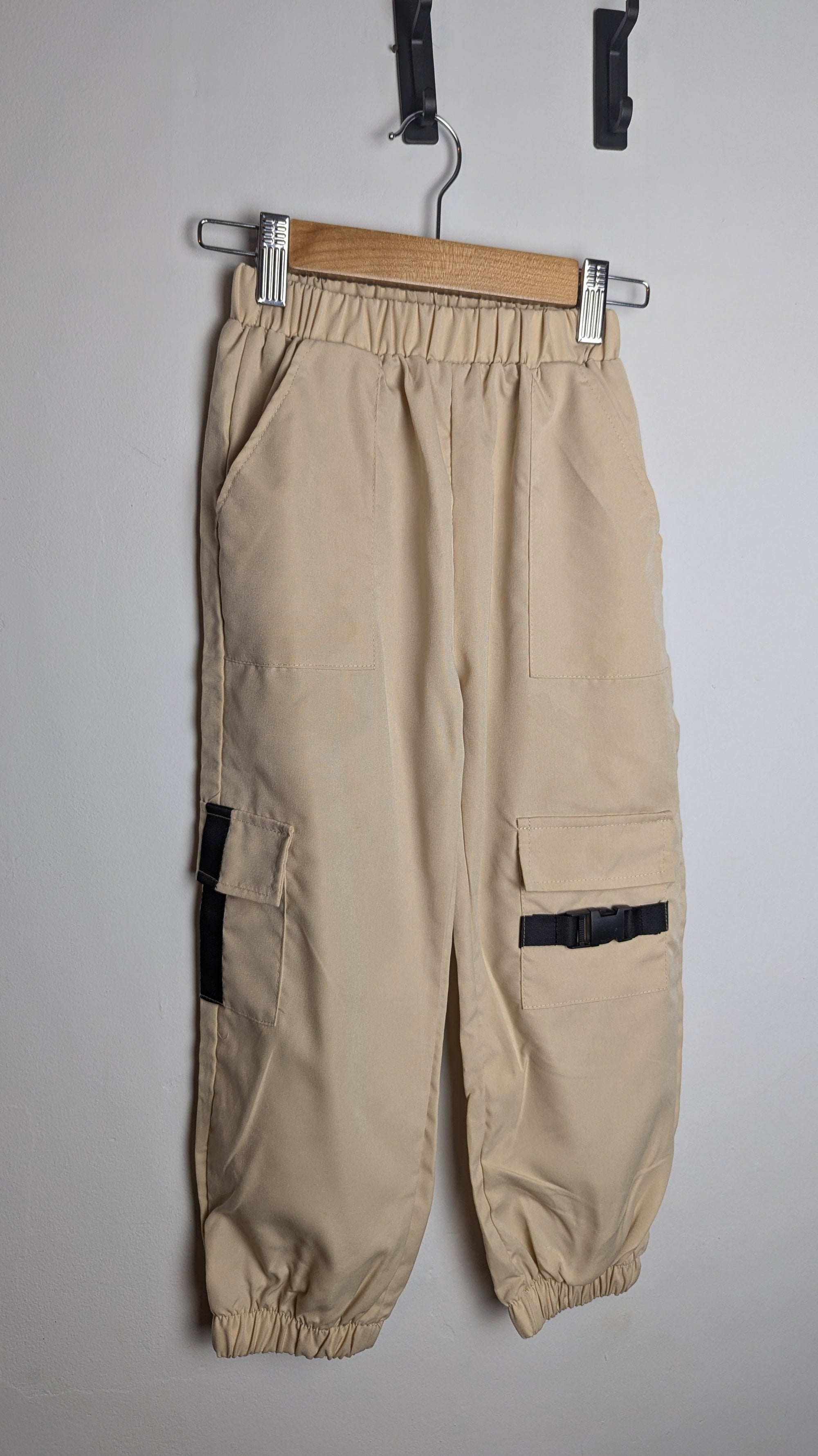 Shein Beige Cargo Trousers - Girls 6 Years - Little Ones Preloved. Second Hand Children's & Preloved Baby, Kids, Girls & Boys Clothes. UK online