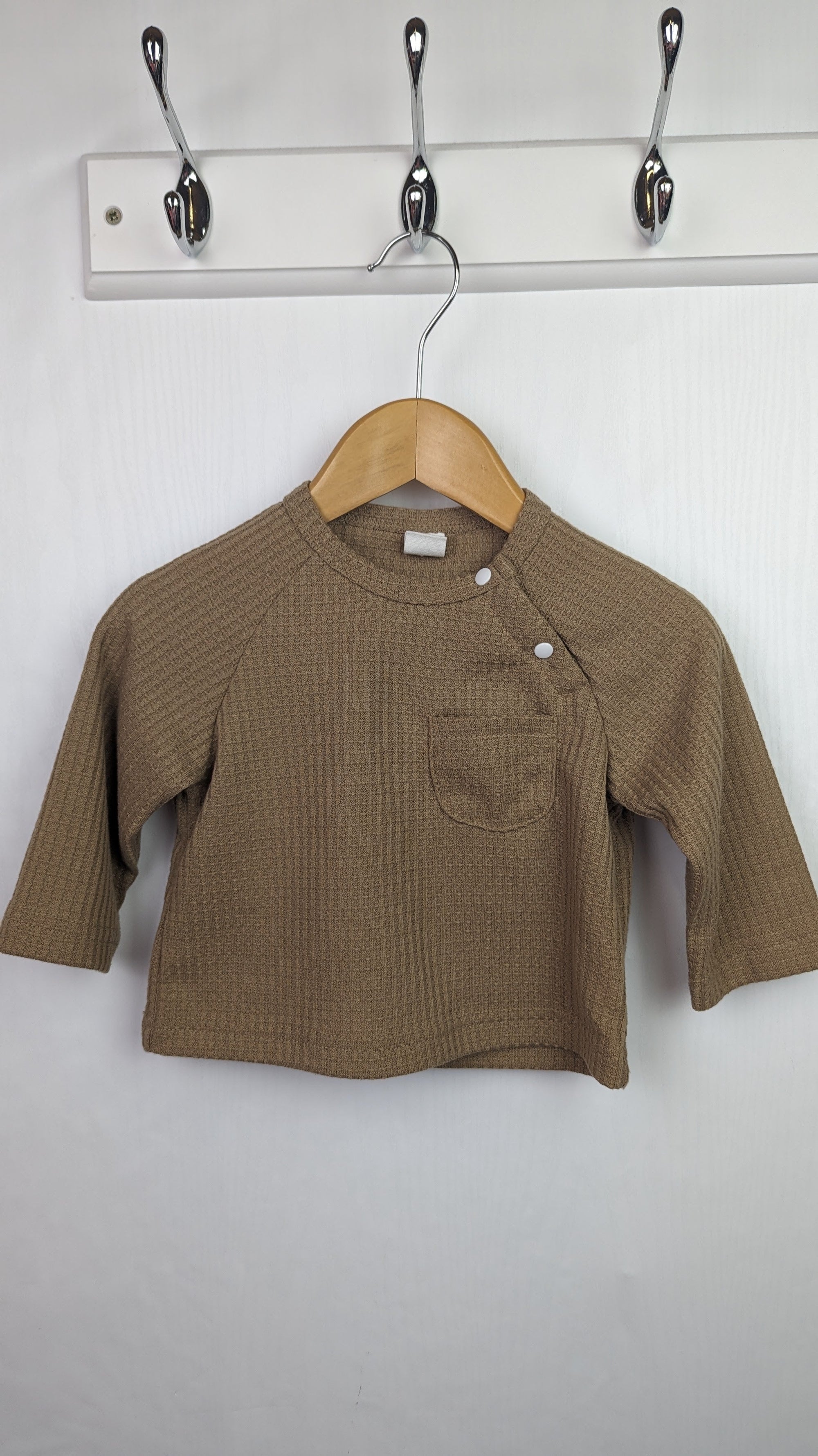 Shein Beige Long Sleeve Top - Boys 3 - 6 Months - Little Ones Preloved. Second Hand Children's & Preloved Baby, Kids, Girls & Boys Clothes. UK online