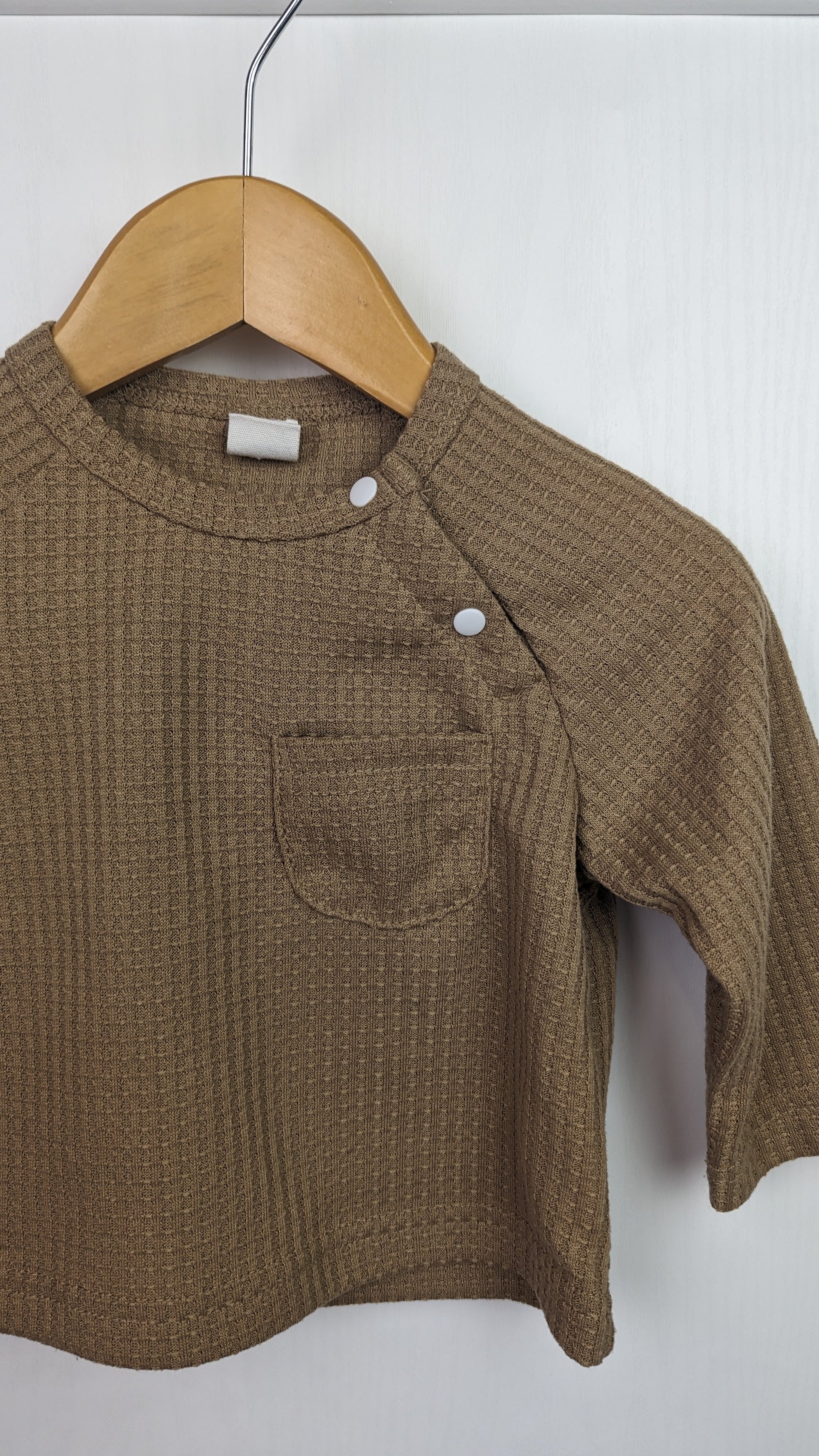 Shein Beige Long Sleeve Top - Boys 3 - 6 Months - Little Ones Preloved. Second Hand Children's & Preloved Baby, Kids, Girls & Boys Clothes. UK online