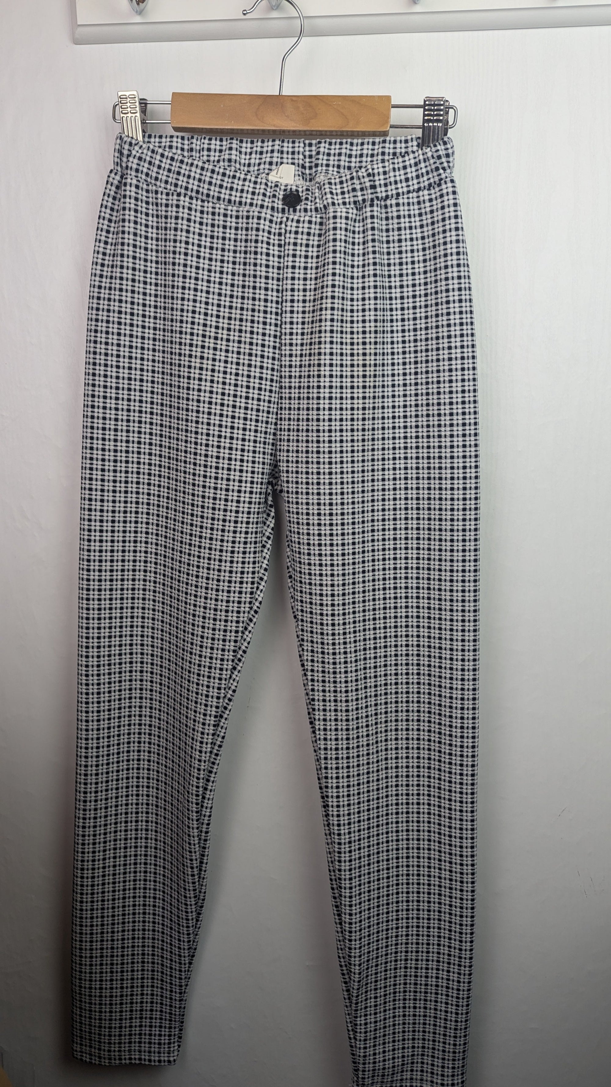 Shein Black & White Plaid Leggings - Girls 11 - 12 Years - Little Ones Preloved. Second Hand Children's & Preloved Baby, Kids, Girls & Boys Clothes. UK online