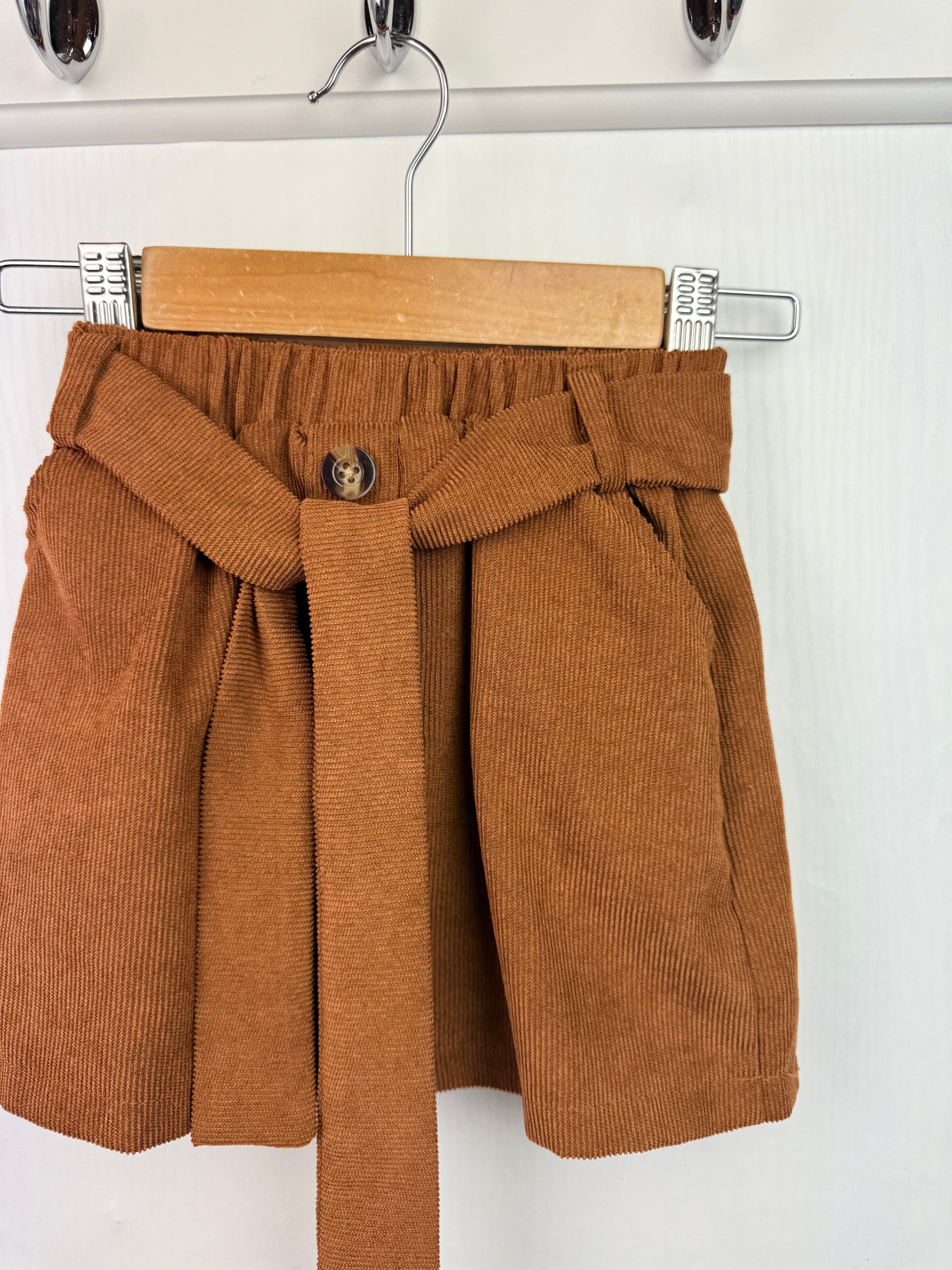 Shein Brown Ribbed Skirt - Girls 3 Years - Little Ones Preloved. Second Hand Children's & Preloved Baby, Kids, Girls & Boys Clothes. UK online
