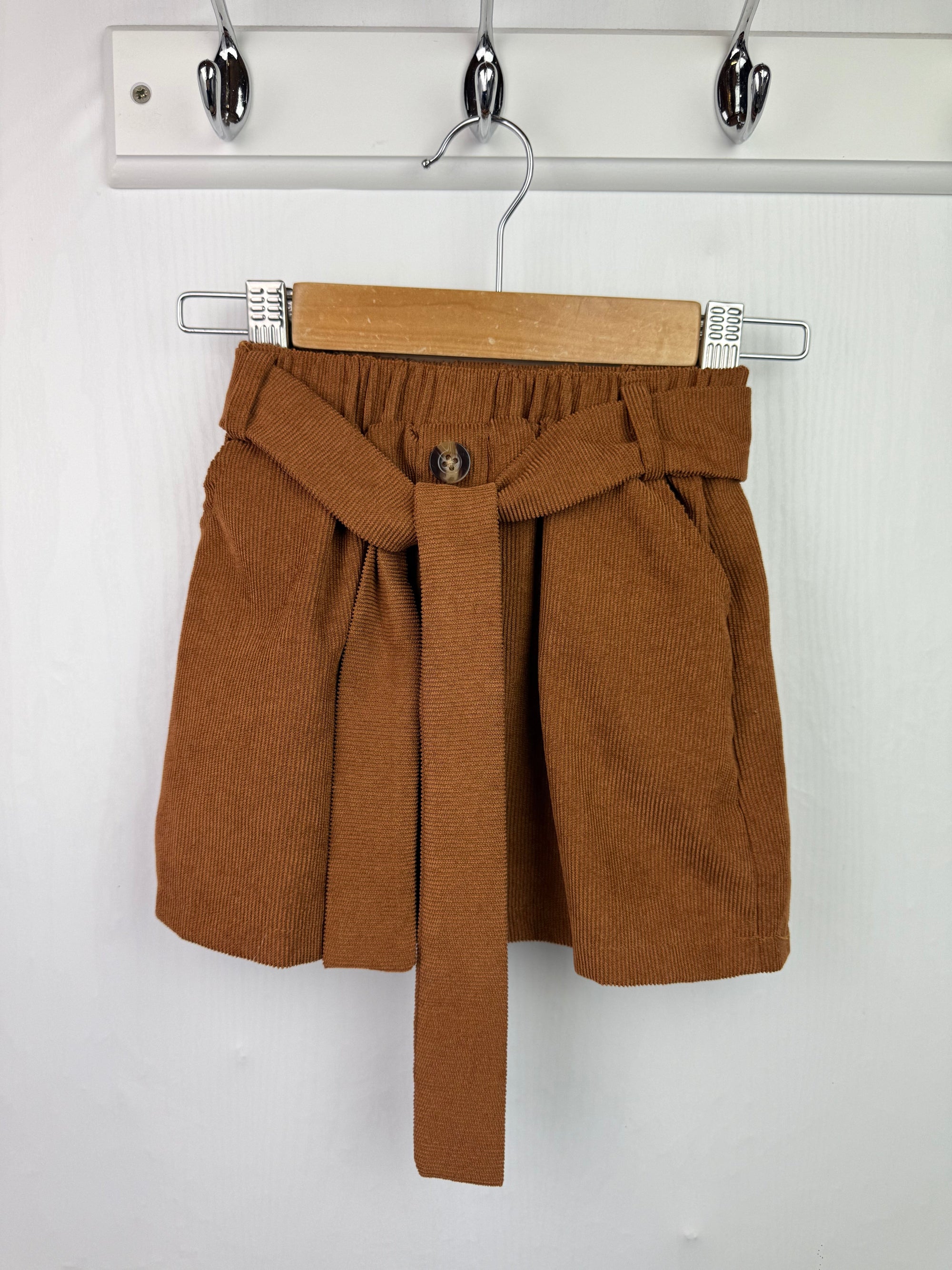Shein Brown Ribbed Skirt - Girls 3 Years - Little Ones Preloved. Second Hand Children's & Preloved Baby, Kids, Girls & Boys Clothes. UK online