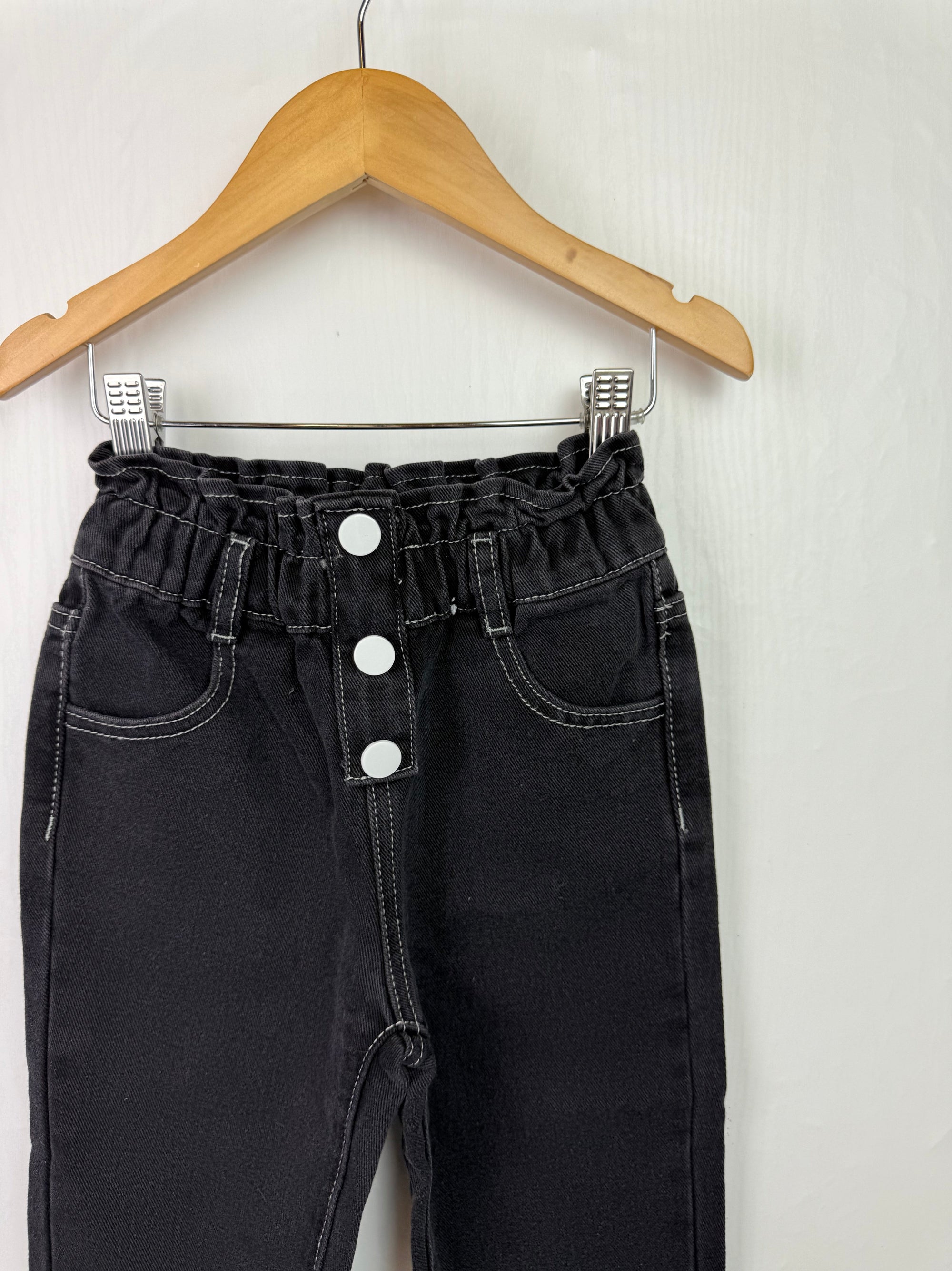 Shein Chunky Button Jeans - Girls 4 Years - Little Ones Preloved. Second Hand Children's & Preloved Baby, Kids, Girls & Boys Clothes. UK online