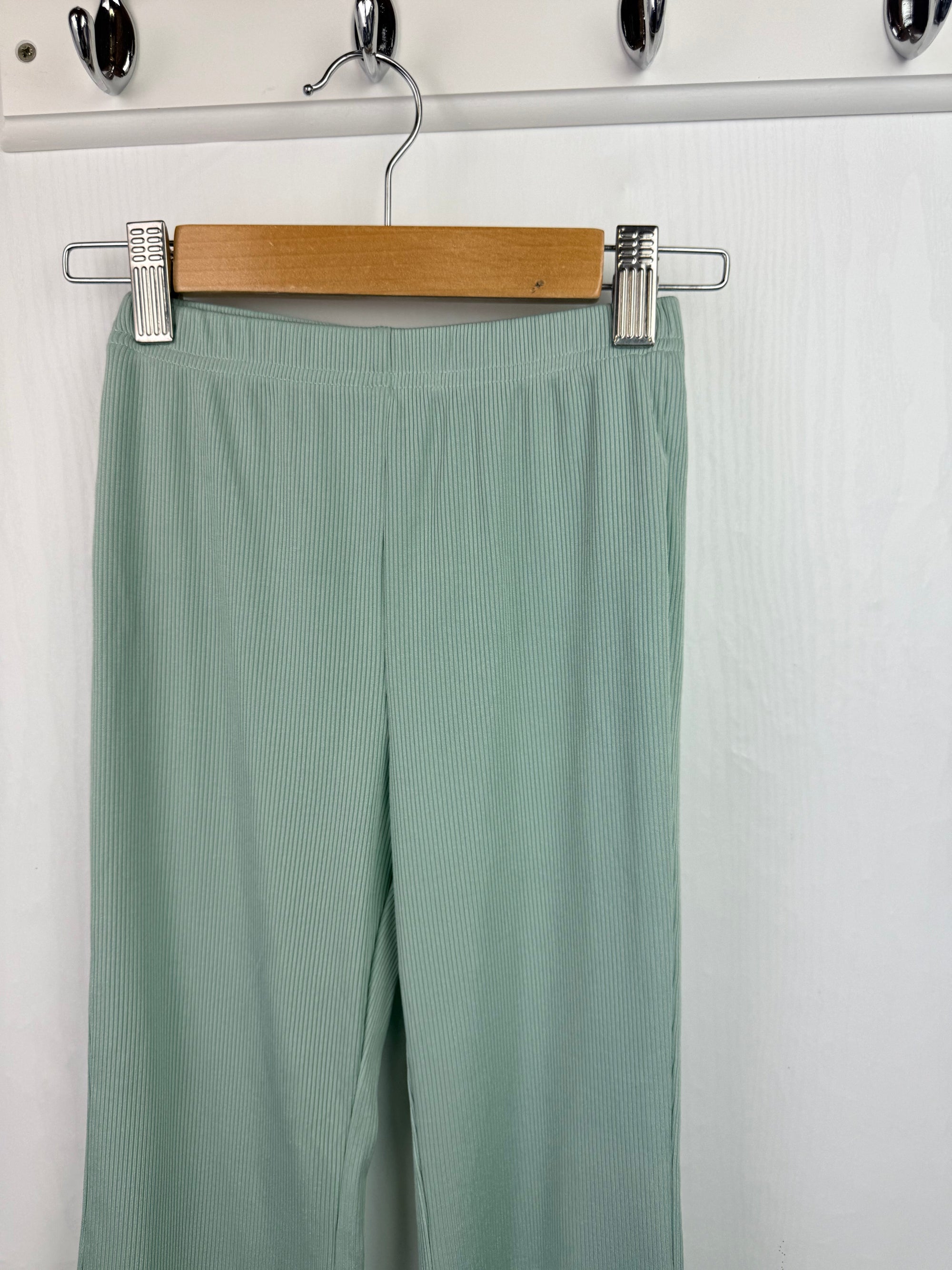 Shein Green Ribbed Faux Pearl Leggings - Girls 8 Years - Little Ones Preloved. Second Hand Children's & Preloved Baby, Kids, Girls & Boys Clothes. UK online