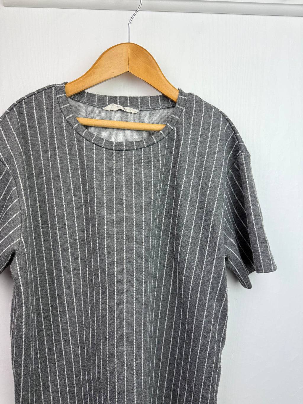 Shein Grey Striped Top - Boys 10 Years - Little Ones Preloved. Second Hand Children's & Preloved Baby, Kids, Girls & Boys Clothes. UK online