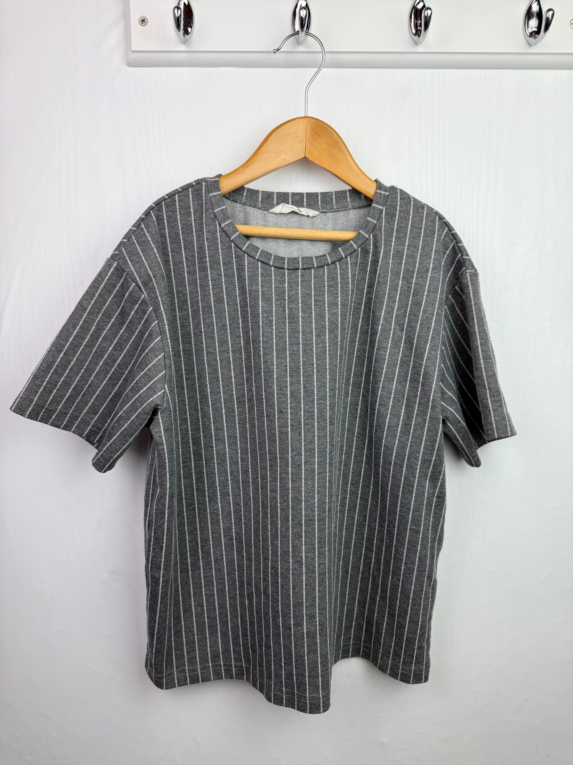 Shein Grey Striped Top - Boys 10 Years - Little Ones Preloved. Second Hand Children's & Preloved Baby, Kids, Girls & Boys Clothes. UK online