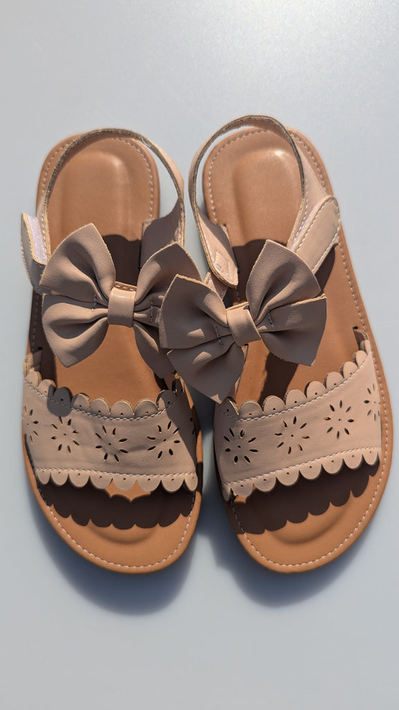 Shein Tan Bow Sandals - Girls Size 13.5 Little Ones Preloved Used, Preloved, Preworn & Second Hand Baby, Kids & Children's Clothing UK Online. Cheap affordable. Brands including Next, Joules, Nutmeg Morrisons, TU, F&F, H&M.