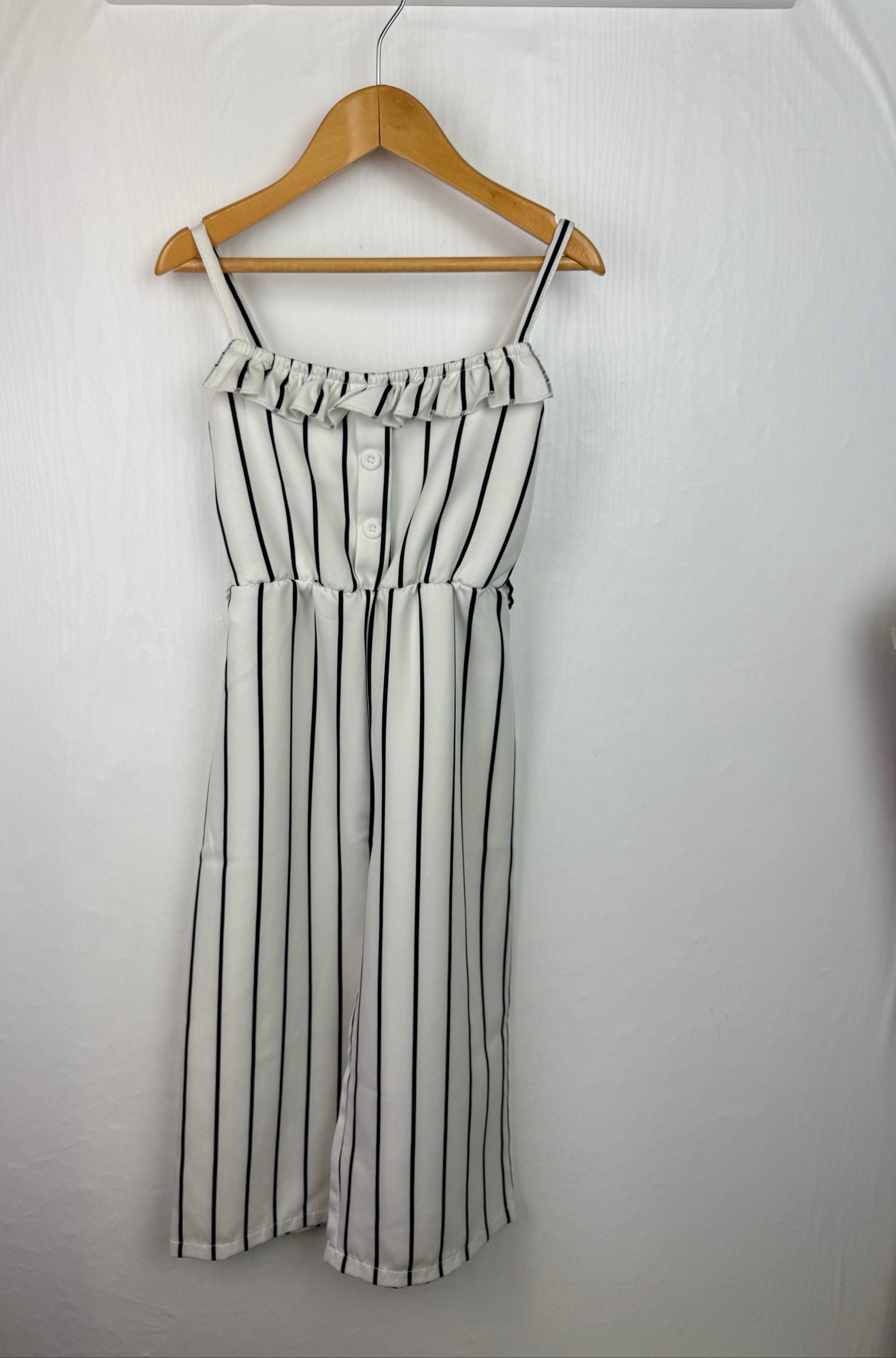 Shein White Striped Jumpsuit - Girls 5 Years - Little Ones Preloved. Second Hand Children's & Preloved Baby, Kids, Girls & Boys Clothes. UK online