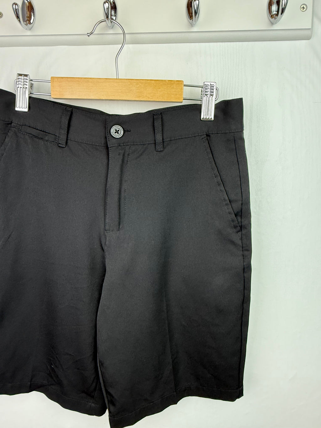 Slazenger Black Shorts - Boys 11 - 12 Years - Little Ones Preloved. Second Hand Children's & Preloved Baby, Kids, Girls & Boys Clothes. UK online