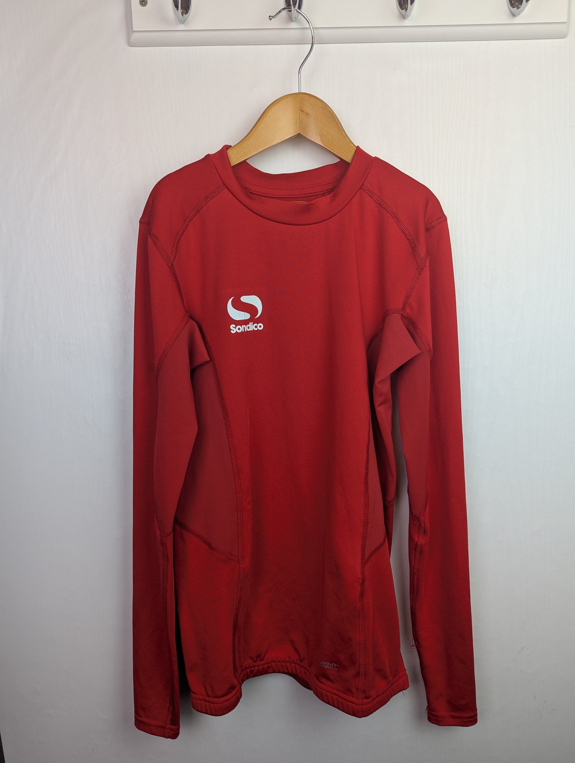 Sondico Red Sports Top - Unisex 13 Years - Little Ones Preloved. Second Hand Children's & Preloved Baby, Kids, Girls & Boys Clothes. UK online