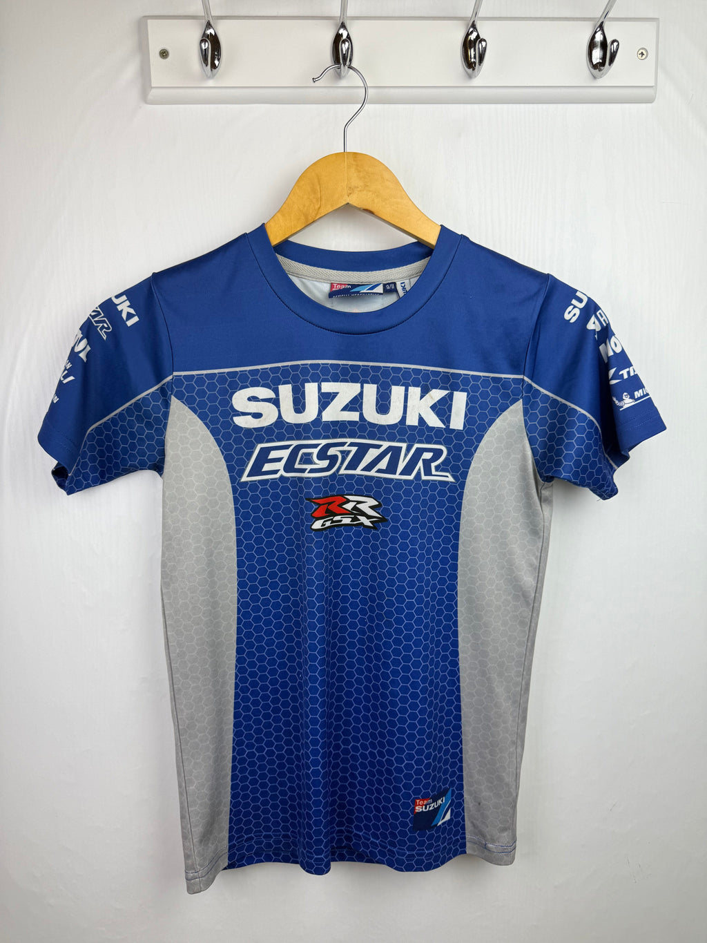 Team Suzuki Short Sleeve Top - Boys 9 - 11 Years - Little Ones Preloved. Second Hand Children's & Preloved Baby, Kids, Girls & Boys Clothes. UK online