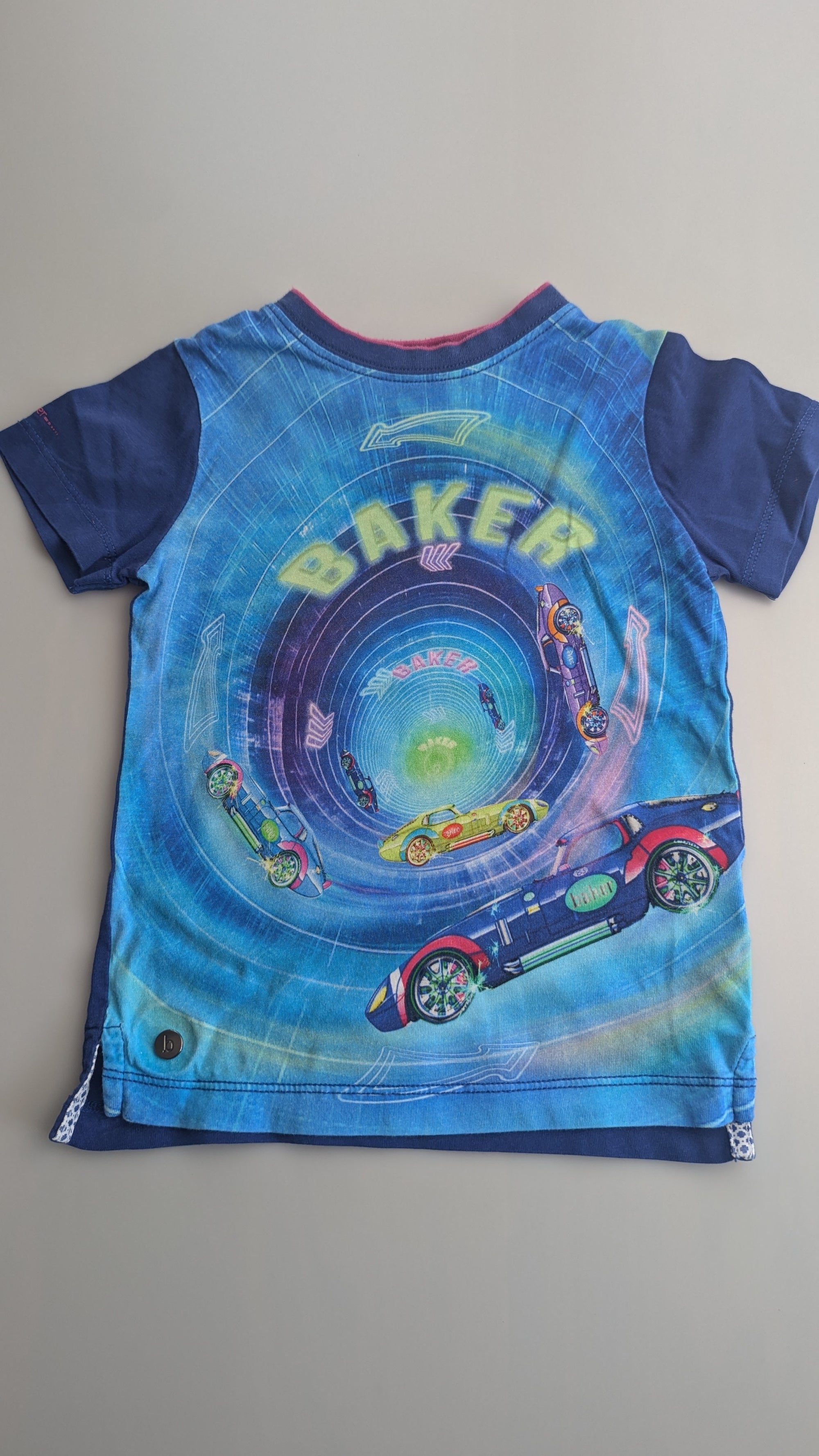 Ted Baker Racing Cars Top - Boys 18 - 24 Months - Little Ones Preloved. Second Hand Children's & Preloved Baby, Kids, Girls & Boys Clothes. UK online