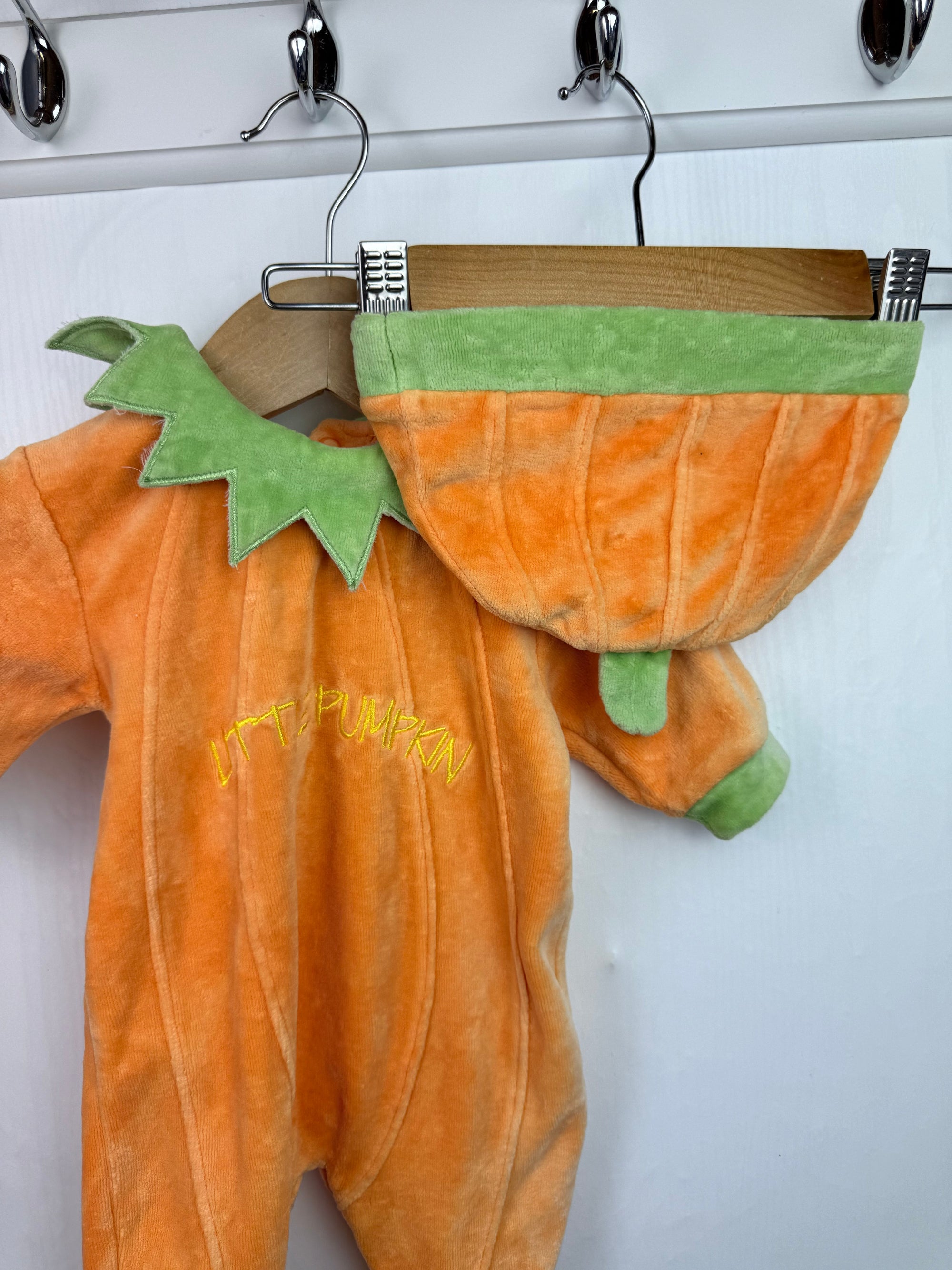 Tesco Pumpkin Halloween Outfit - Baby Unisex Newborn - Little Ones Preloved. Second Hand Children's & Preloved Baby, Kids, Girls & Boys Clothes. UK online