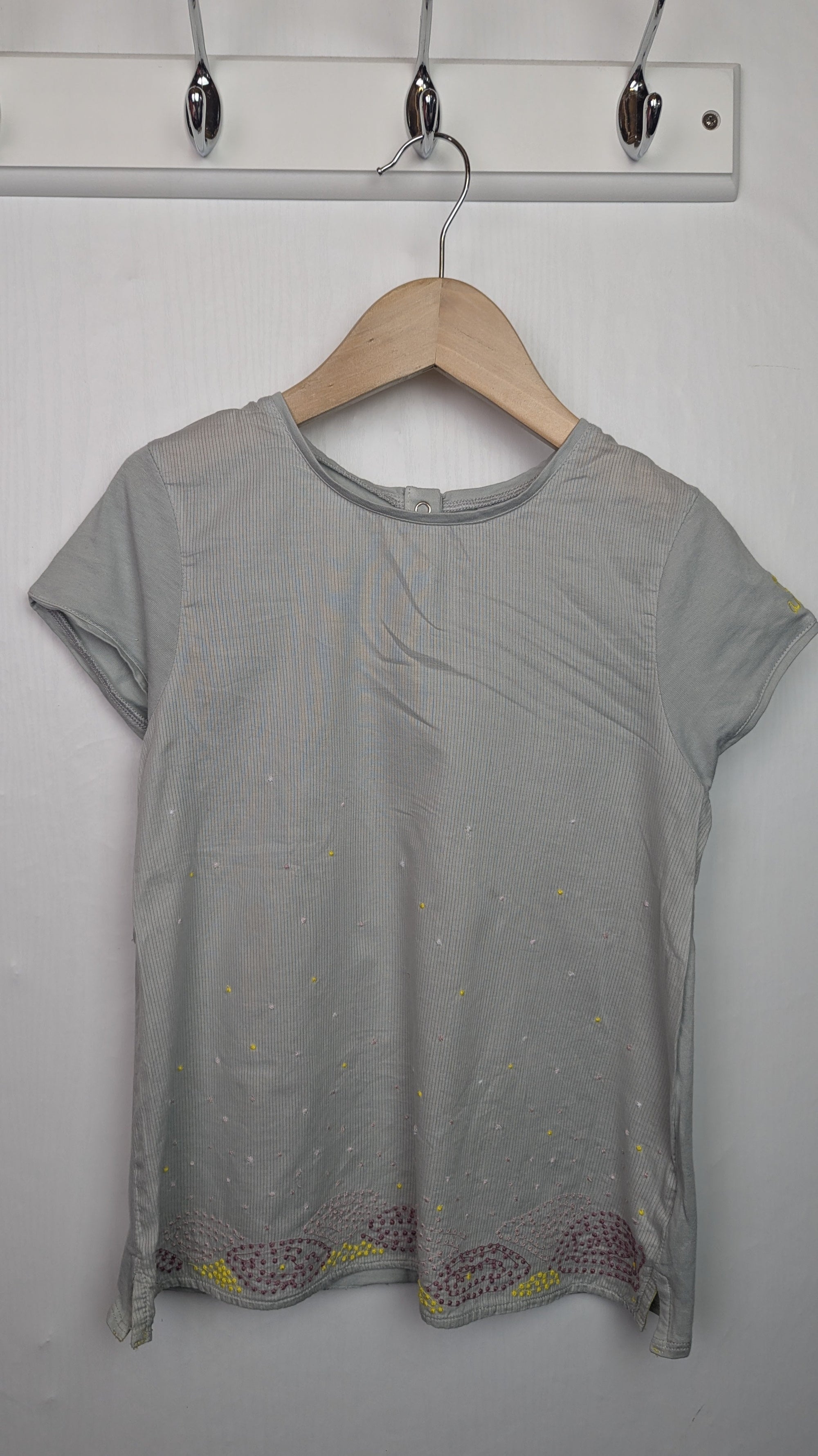 Tia by Tia - Aina Grey Floral Top - Girls 8 Years - Little Ones Preloved. Second Hand Children's & Preloved Baby, Kids, Girls & Boys Clothes. UK online