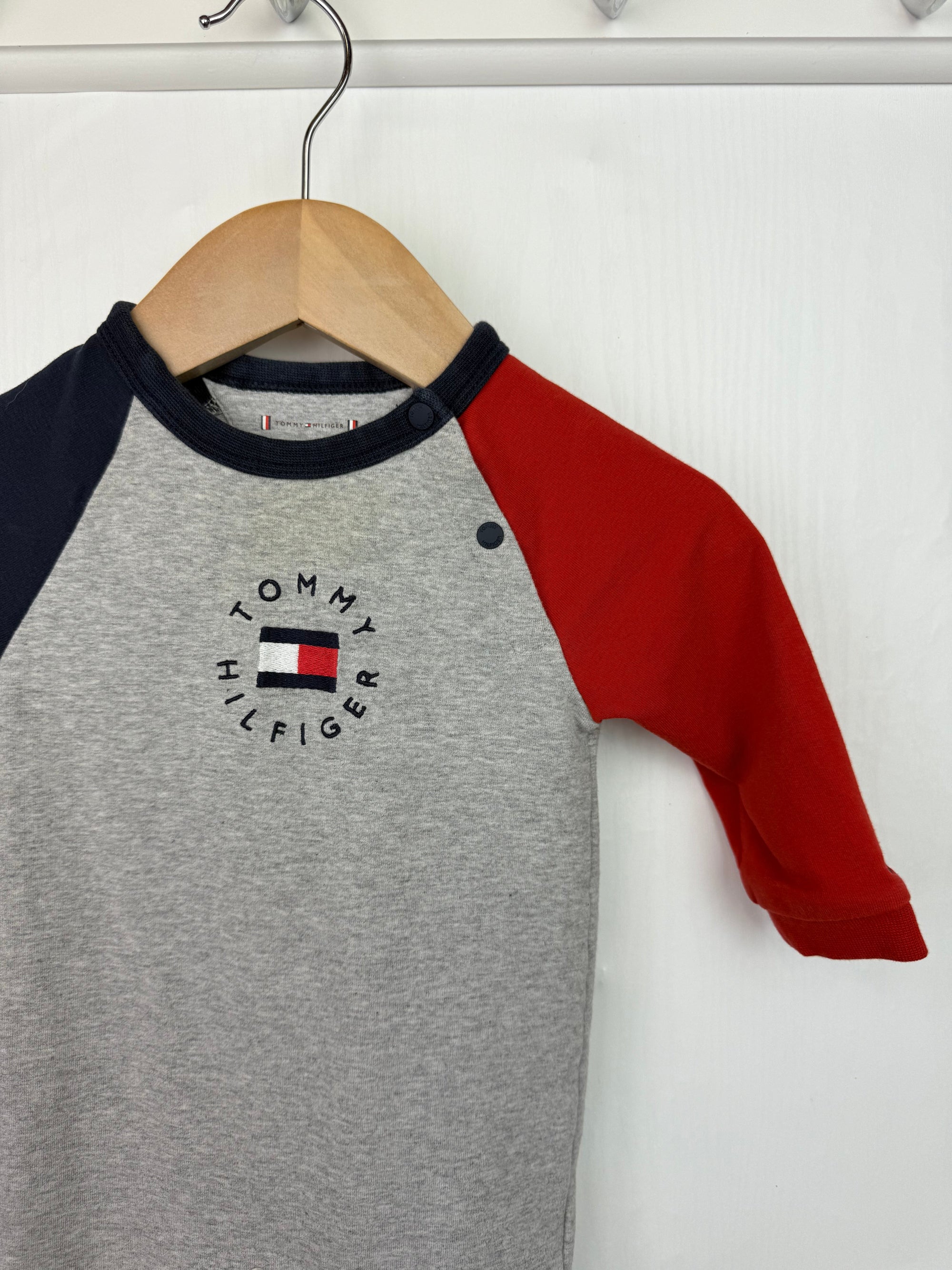 Tommy Hilfiger Romper - Boys 3 - 6 Months - Little Ones Preloved. Second Hand Children's & Preloved Baby, Kids, Girls & Boys Clothes. UK online