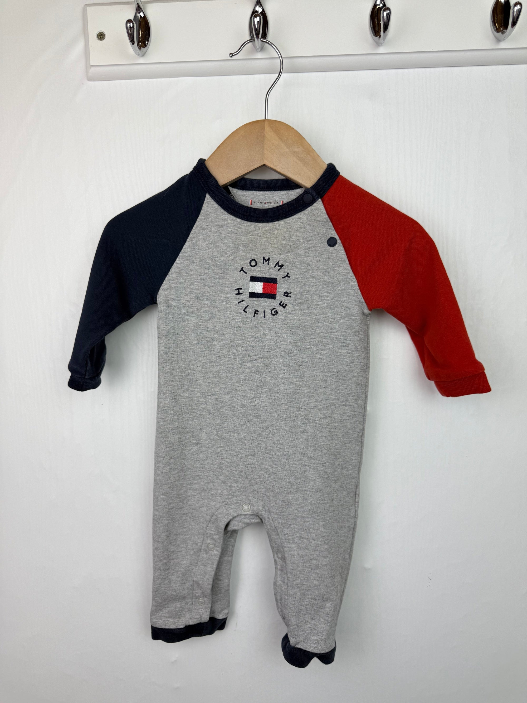 Tommy Hilfiger Romper - Boys 3 - 6 Months - Little Ones Preloved. Second Hand Children's & Preloved Baby, Kids, Girls & Boys Clothes. UK online