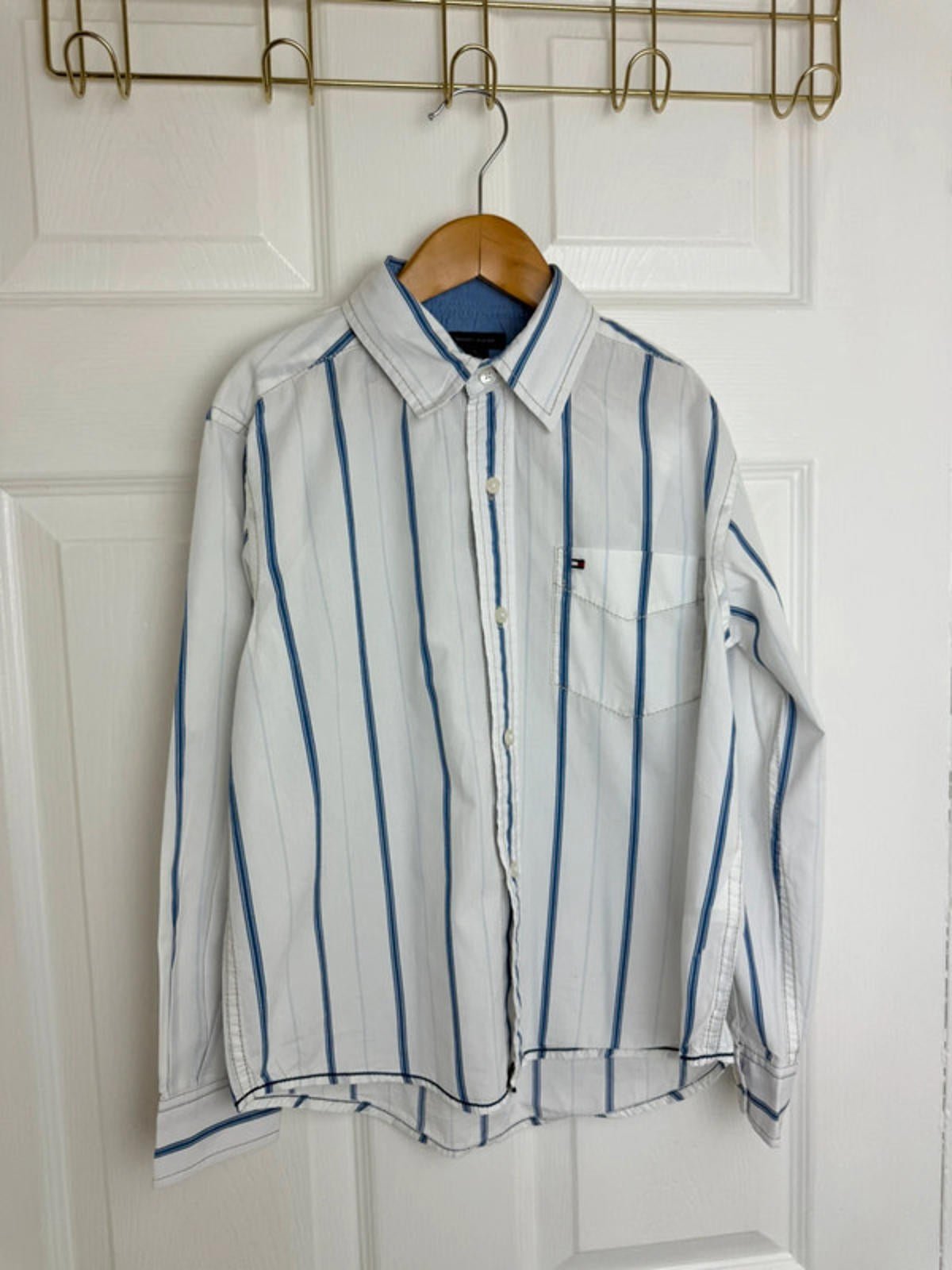 Tommy Hilfiger Striped White & Blue Shirt - Boys 6 - 7 Years - Little Ones Preloved. Second Hand Children's & Preloved Baby, Kids, Girls & Boys Clothes. UK online