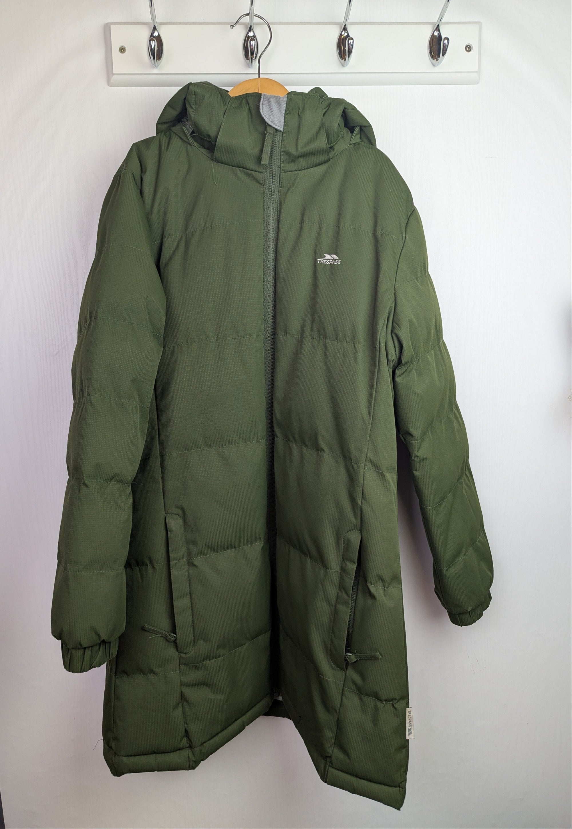 Trespass Green Long Coat - Unisex 9 - 10 Years - Little Ones Preloved. Second Hand Children's & Preloved Baby, Kids, Girls & Boys Clothes. UK online