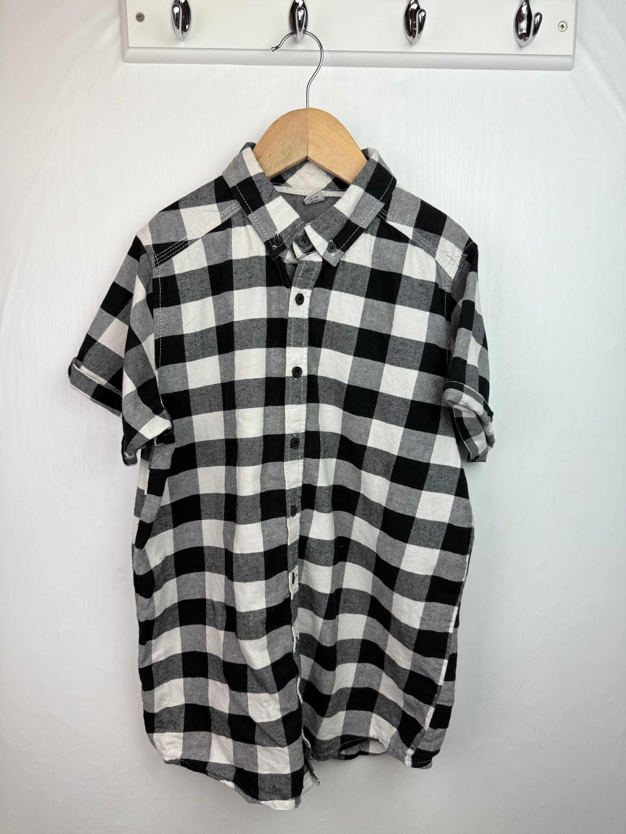 TU Black & White Checked Shirt - Boys 14 Years - Little Ones Preloved. Second Hand Children's & Preloved Baby, Kids, Girls & Boys Clothes. UK online