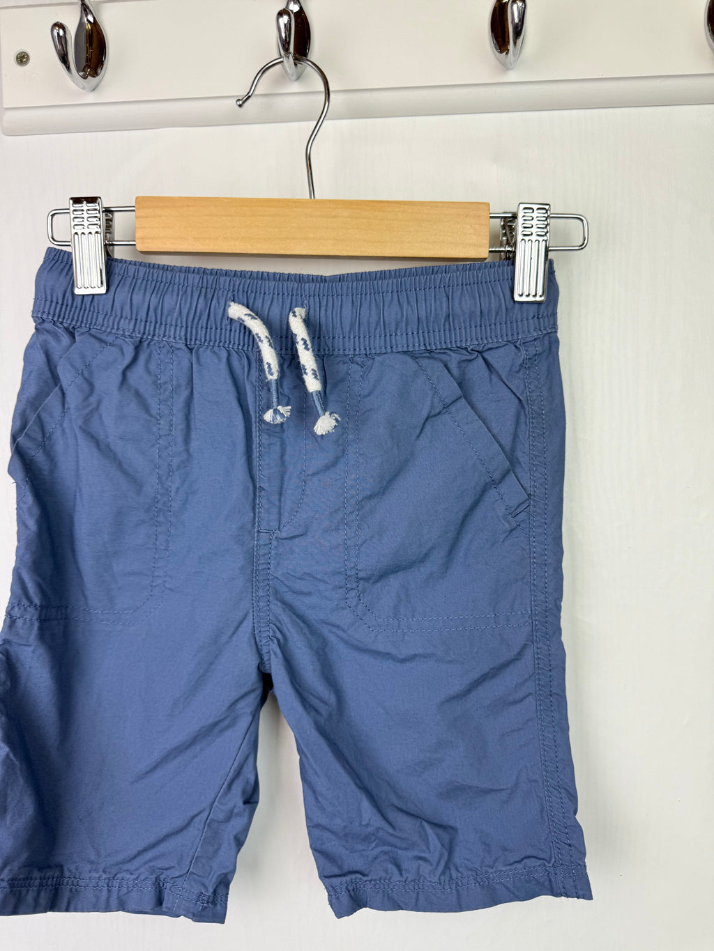 TU Blue Cargo Shorts - Boys 4 - 5 Years - Little Ones Preloved. Second Hand Children's & Preloved Baby, Kids, Girls & Boys Clothes. UK online