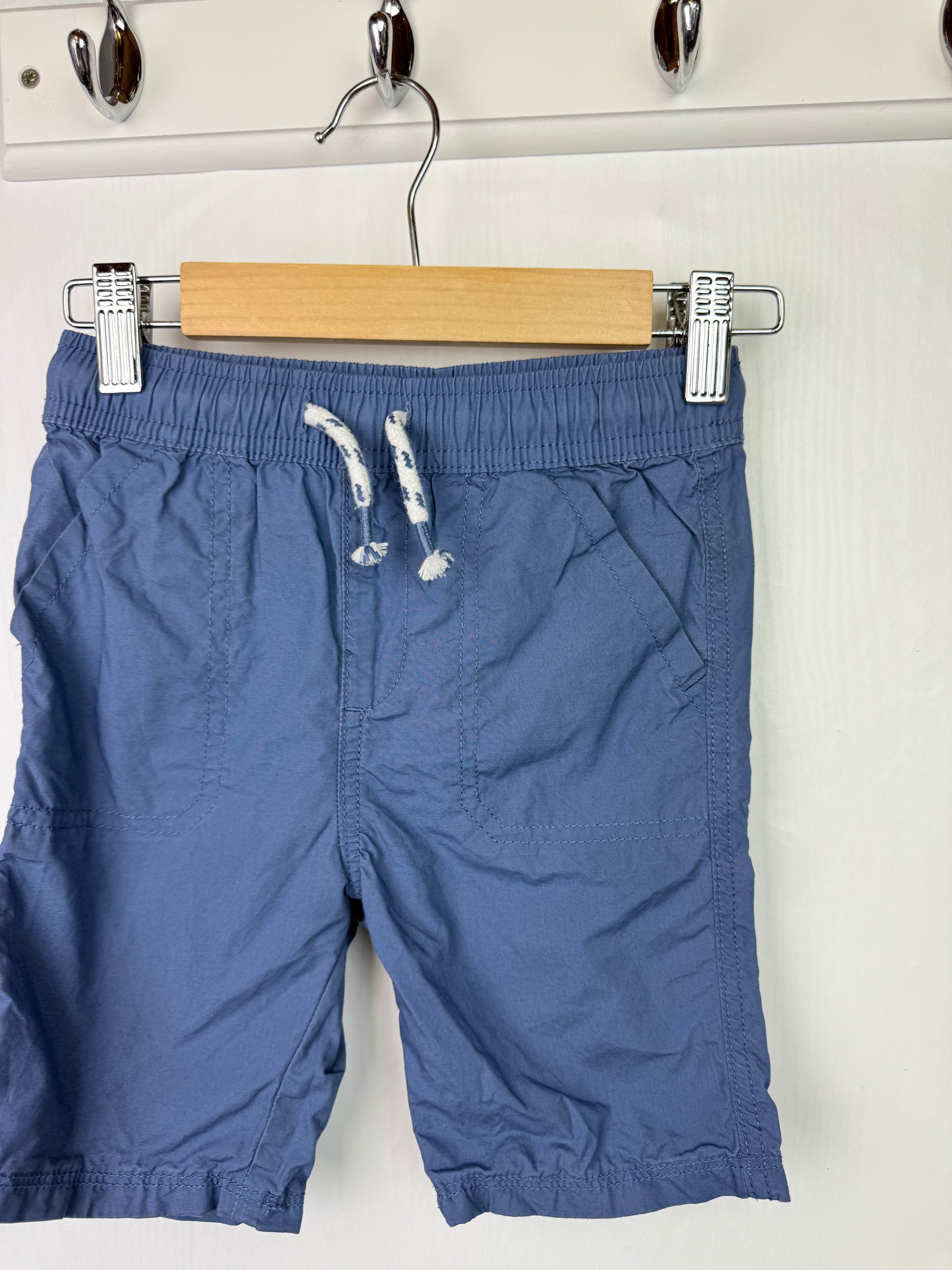 TU Blue Cargo Shorts - Boys 4 - 5 Years - Little Ones Preloved. Second Hand Children's & Preloved Baby, Kids, Girls & Boys Clothes. UK online