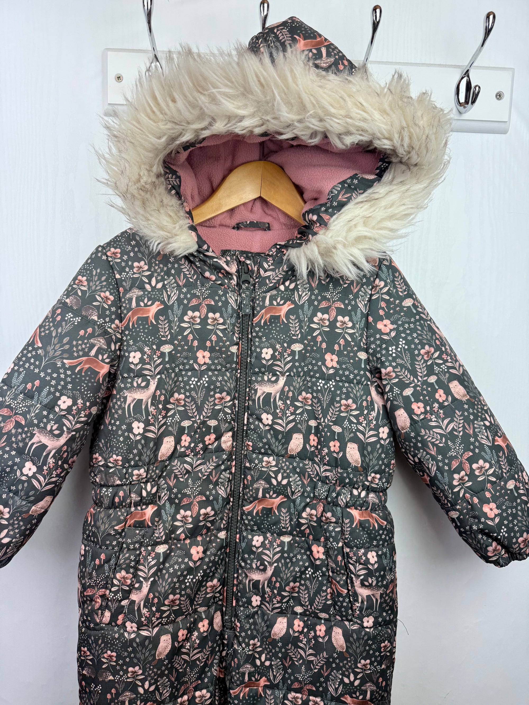 TU Dark Grey Floral Puddle Suit - Girls 3 - 4 Years - Little Ones Preloved. Second Hand Children's & Preloved Baby, Kids, Girls & Boys Clothes. UK online