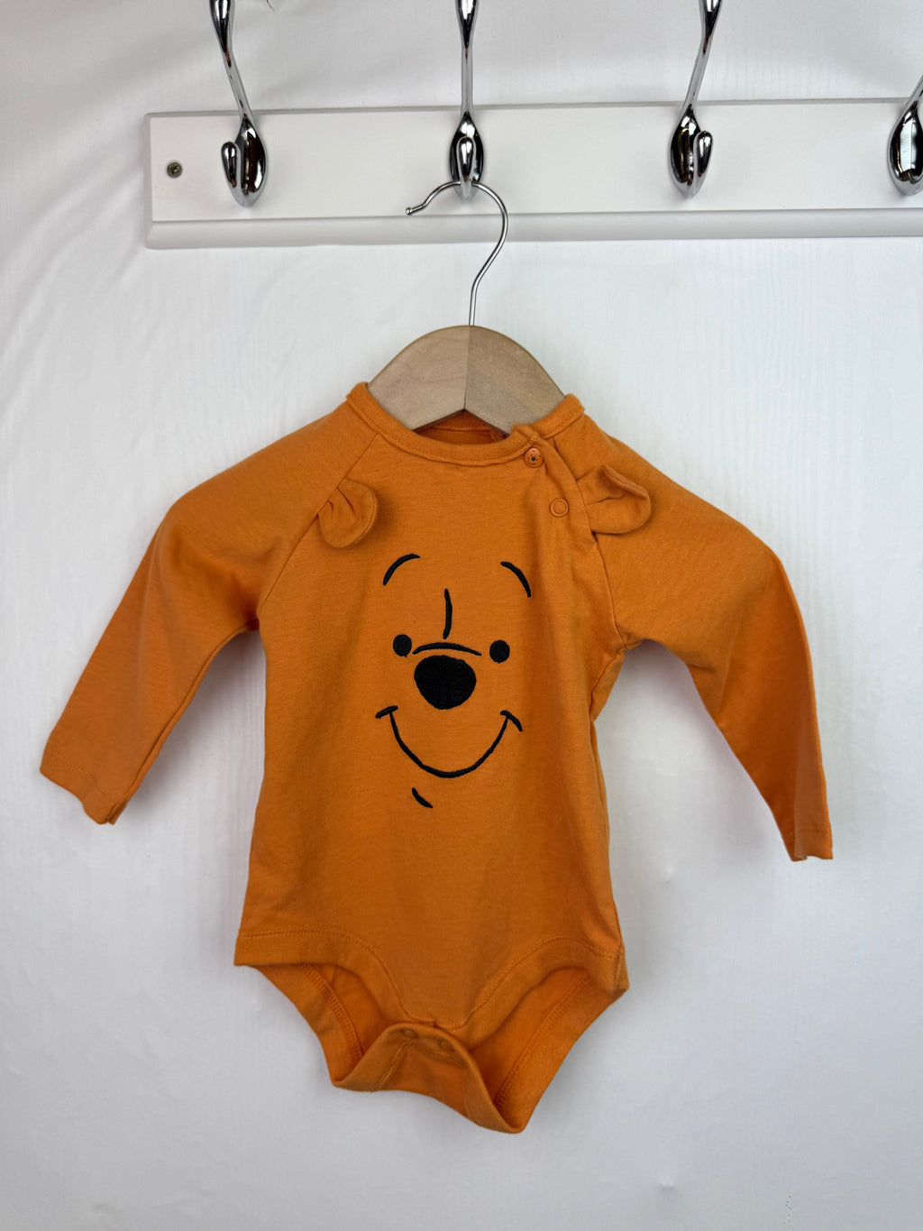 TU Disney Winnie Pooh Bodysuit - Unisex 0 - 3 Months - Little Ones Preloved. Second Hand Children's & Preloved Baby, Kids, Girls & Boys Clothes. UK online