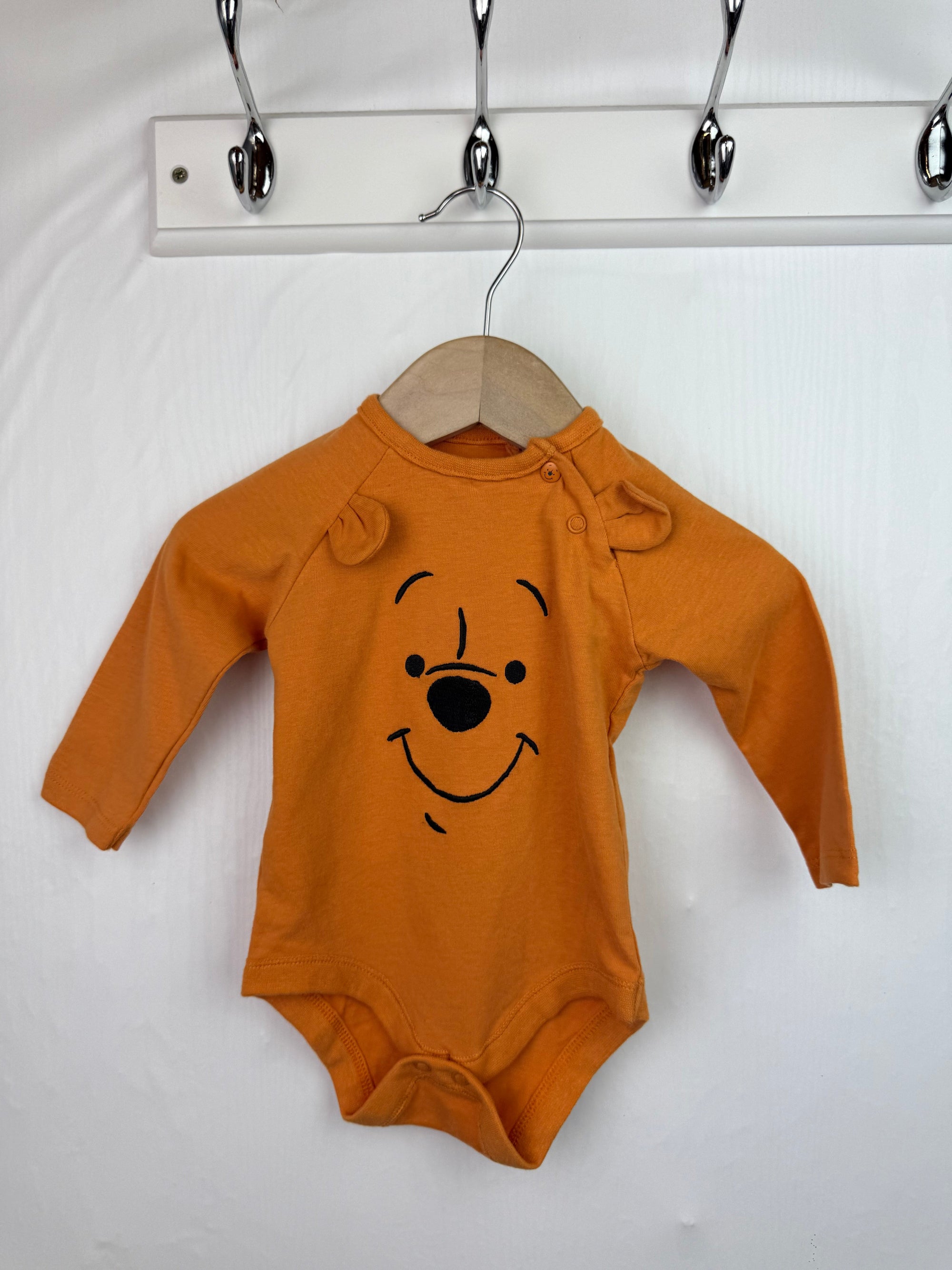 TU Disney Winnie Pooh Bodysuit - Unisex 0 - 3 Months - Little Ones Preloved. Second Hand Children's & Preloved Baby, Kids, Girls & Boys Clothes. UK online