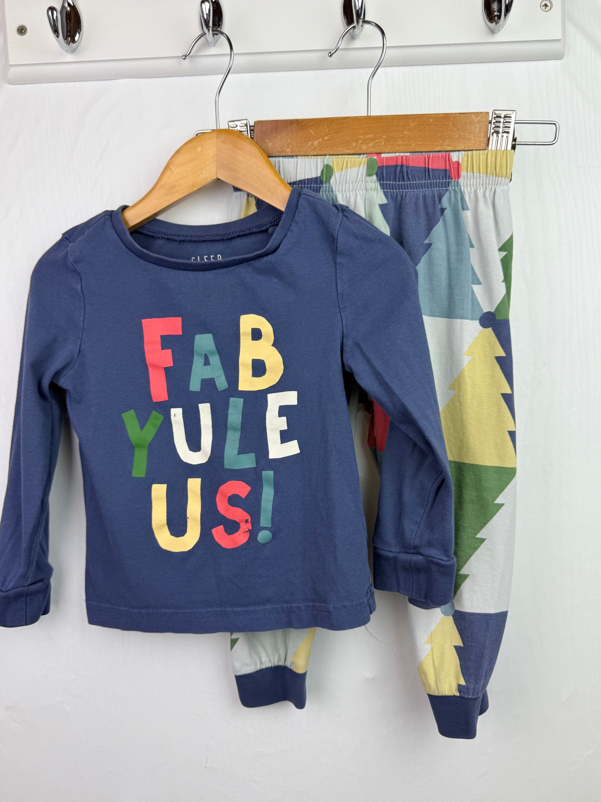 TU Festive Pyjama Set - Boys 18 - 24 Months - Little Ones Preloved. Second Hand Children's & Preloved Baby, Kids, Girls & Boys Clothes. UK online