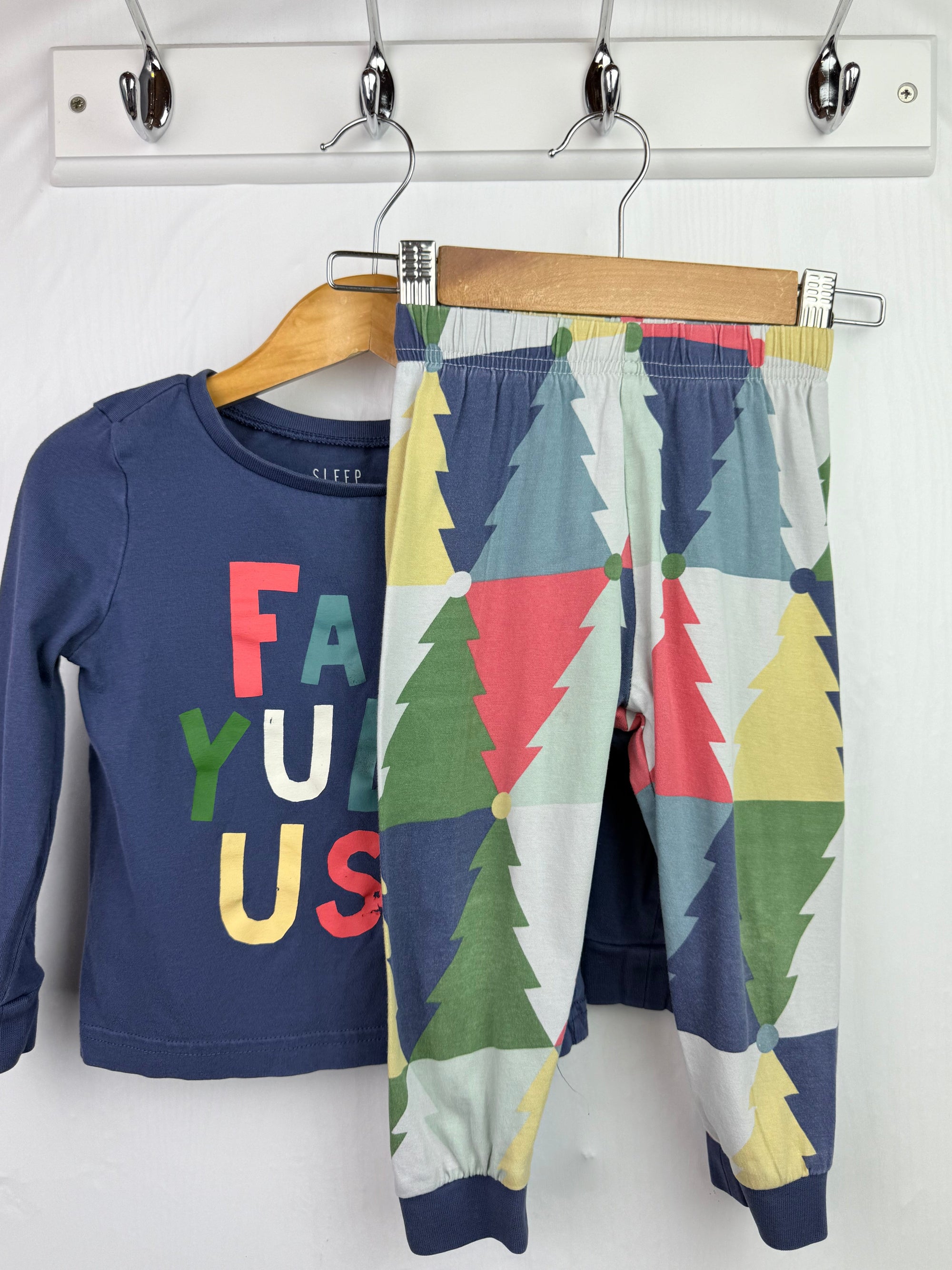 TU Festive Pyjama Set - Boys 18 - 24 Months - Little Ones Preloved. Second Hand Children's & Preloved Baby, Kids, Girls & Boys Clothes. UK online