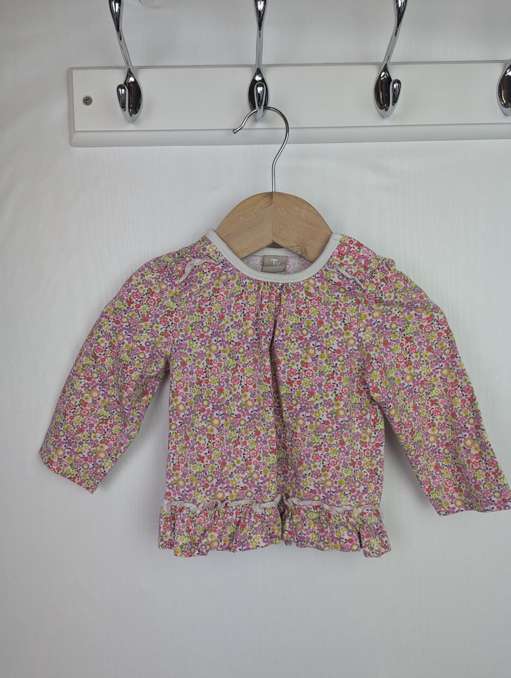 TU Floral Long Sleeve Top - Baby Girls 0 - 3 Months - Little Ones Preloved. Second Hand Children's & Preloved Baby, Kids, Girls & Boys Clothes. UK online