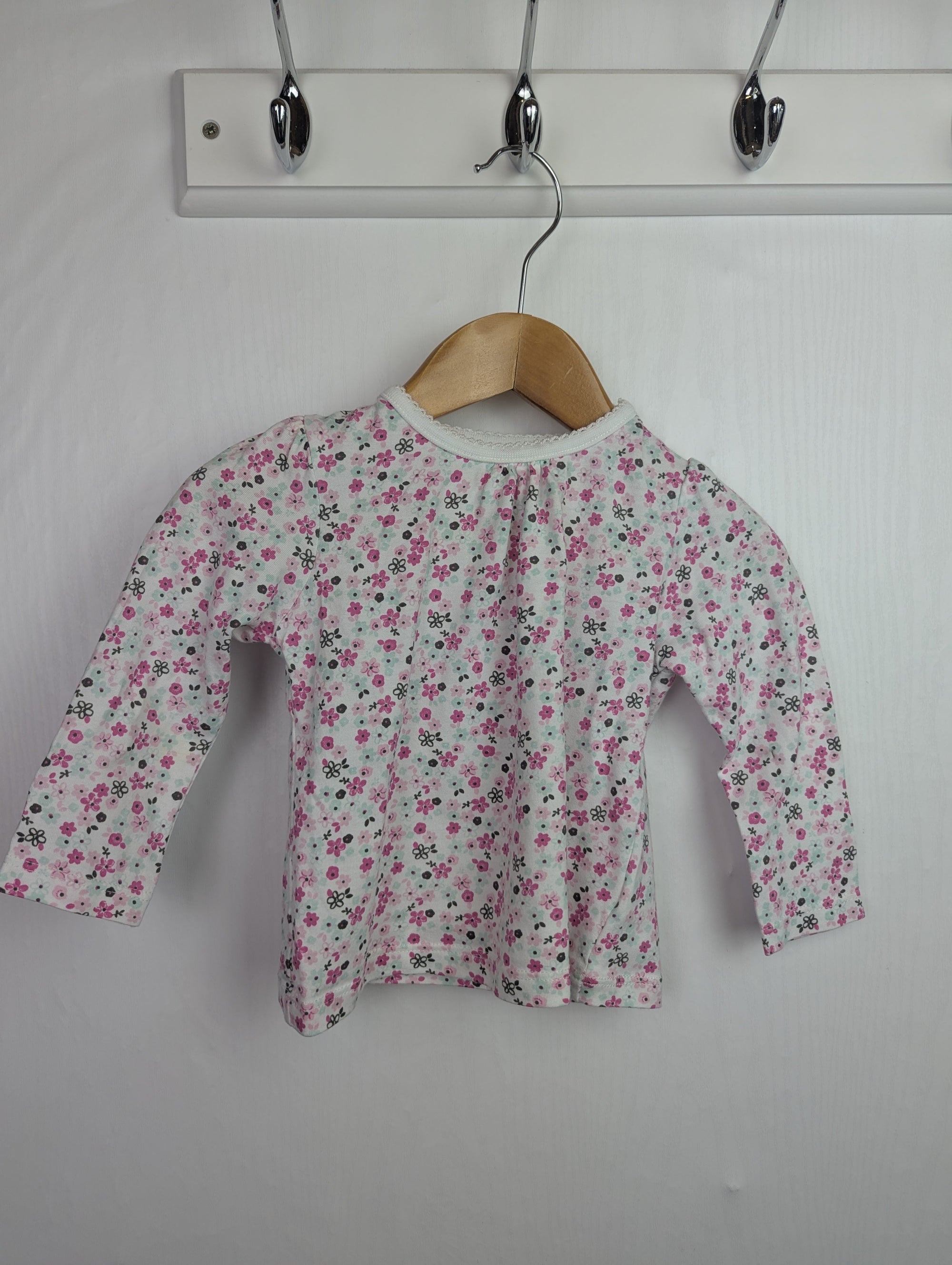 TU Floral Top - Girls 3 - 6 Months - Little Ones Preloved. Second Hand Children's & Preloved Baby, Kids, Girls & Boys Clothes. UK online