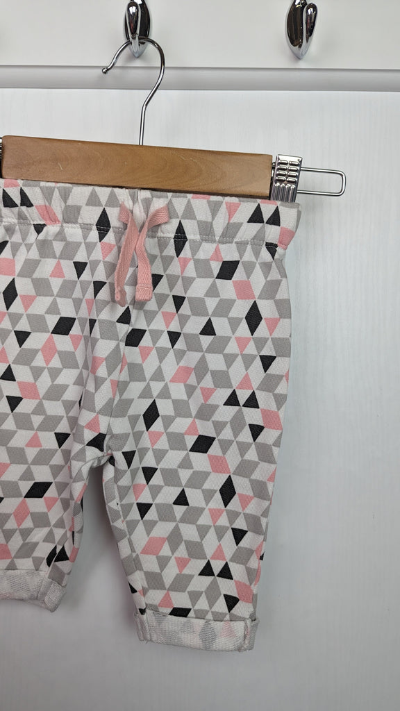 TU Geometric Joggers - Baby Girls 0-3 Months TU Used, Preloved, Preworn & Second Hand Baby, Kids & Children's Clothing UK Online. Cheap affordable. Brands including Next, Joules, Nutmeg Morrisons, TU, F&F, H&M.