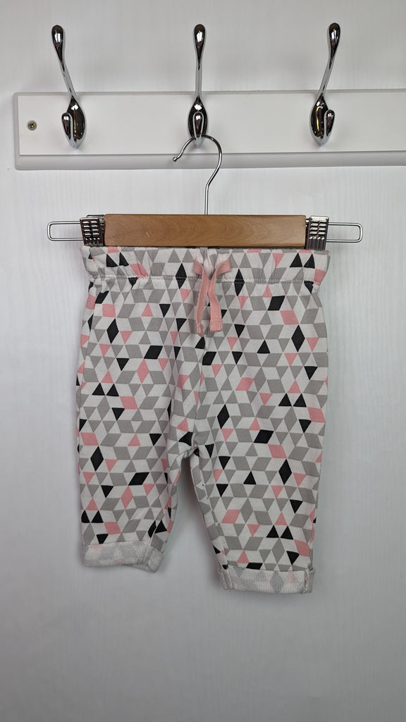 TU Geometric Joggers - Baby Girls 0-3 Months TU Used, Preloved, Preworn & Second Hand Baby, Kids & Children's Clothing UK Online. Cheap affordable. Brands including Next, Joules, Nutmeg Morrisons, TU, F&F, H&M.