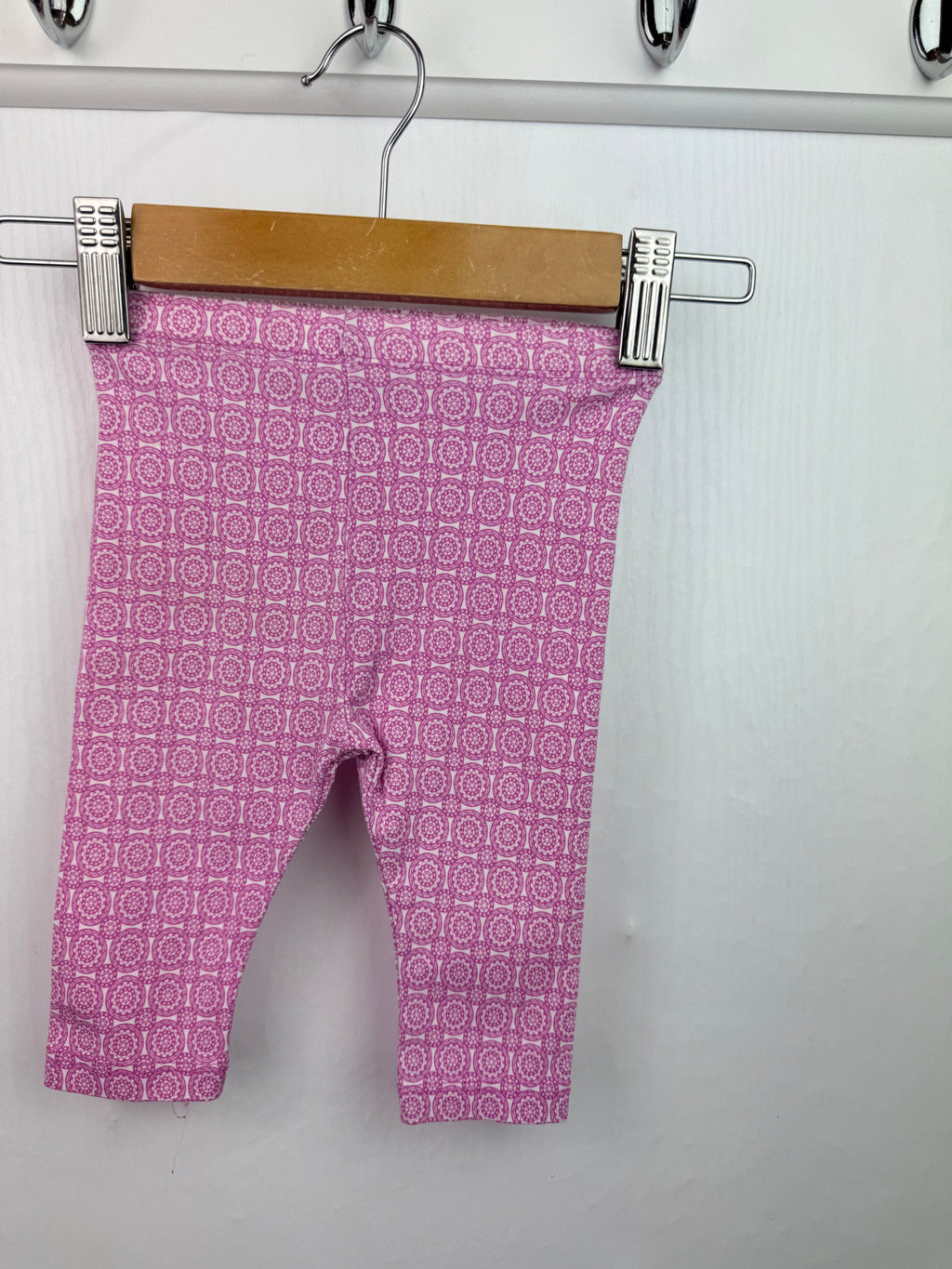 TU Geometric Pink Leggings - Girls 3 - 6 Months - Little Ones Preloved. Second Hand Children's & Preloved Baby, Kids, Girls & Boys Clothes. UK online
