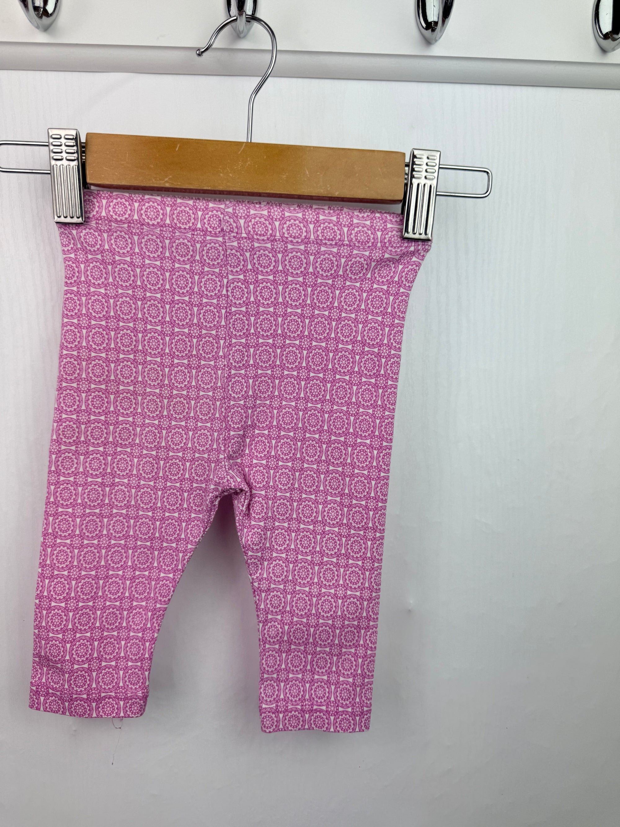 TU Geometric Pink Leggings - Girls 3 - 6 Months - Little Ones Preloved. Second Hand Children's & Preloved Baby, Kids, Girls & Boys Clothes. UK online