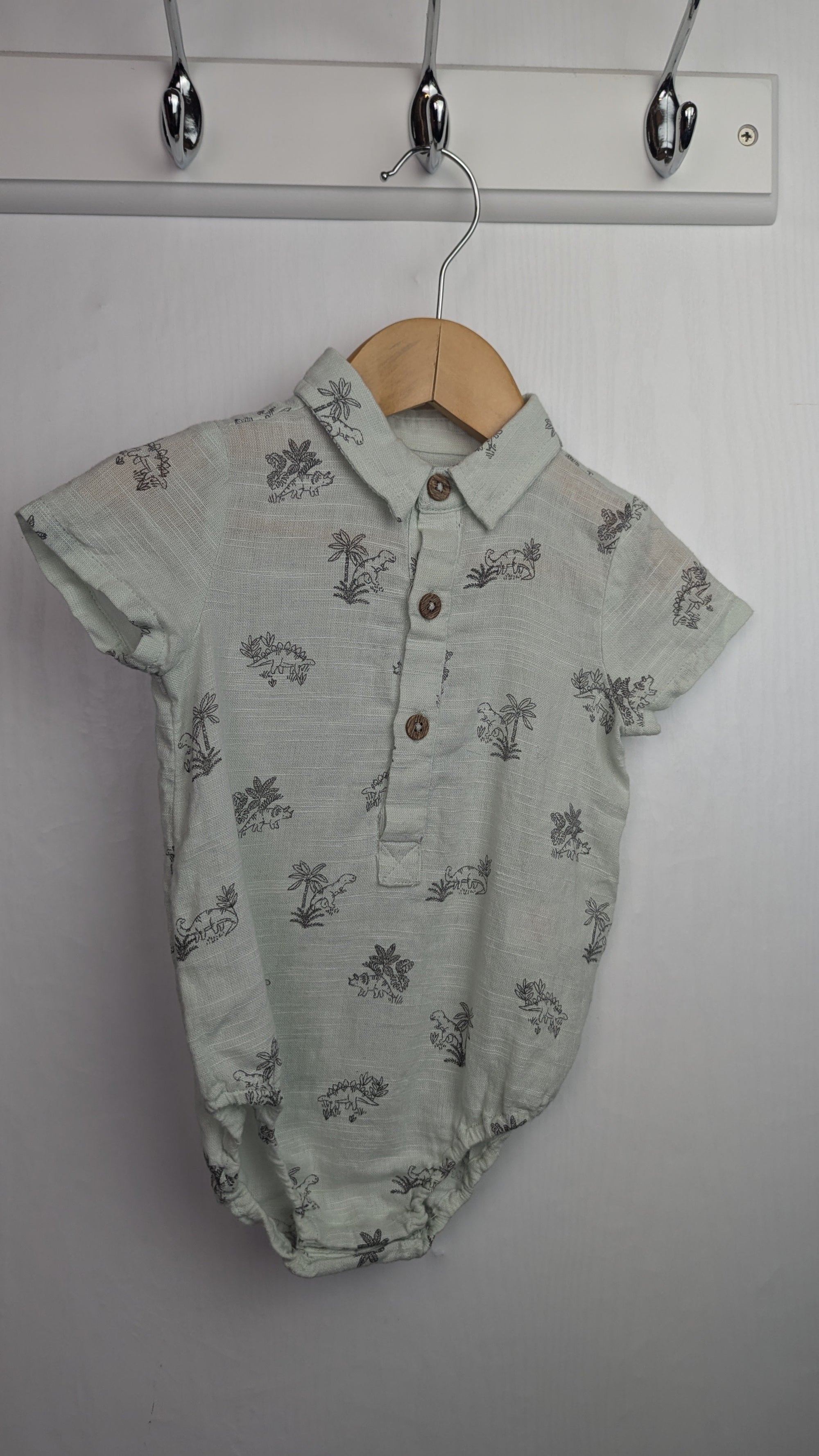 TU Green Cotton Dinosaur Bodysuit - Boys 3 - 6 Months - Little Ones Preloved. Second Hand Children's & Preloved Baby, Kids, Girls & Boys Clothes. UK online