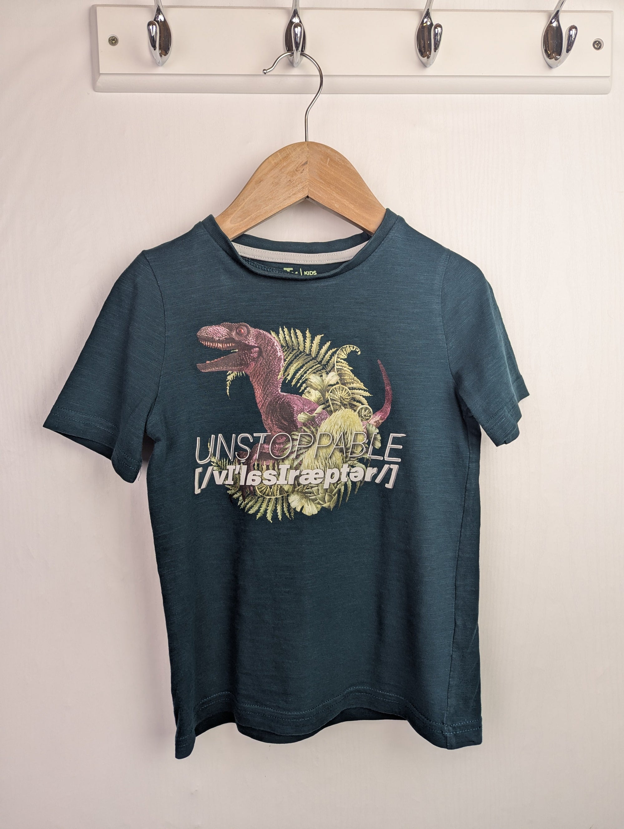 TU Green Dinosaur Top - Boys 4 Years - Little Ones Preloved. Second Hand Children's & Preloved Baby, Kids, Girls & Boys Clothes. UK online