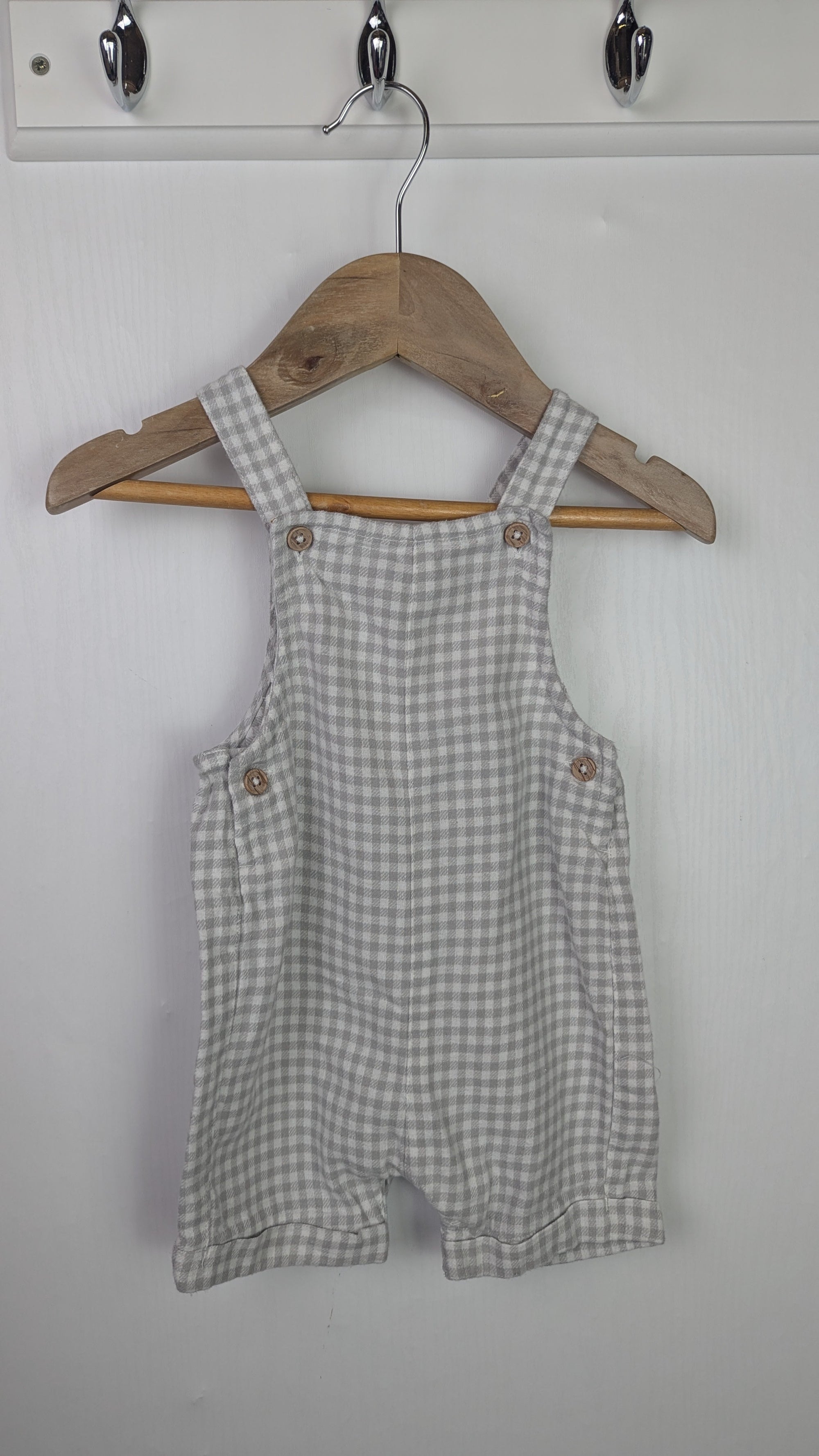 TU Grey Checked Romper - Boys 3 - 6 Months - Little Ones Preloved. Second Hand Children's & Preloved Baby, Kids, Girls & Boys Clothes. UK online