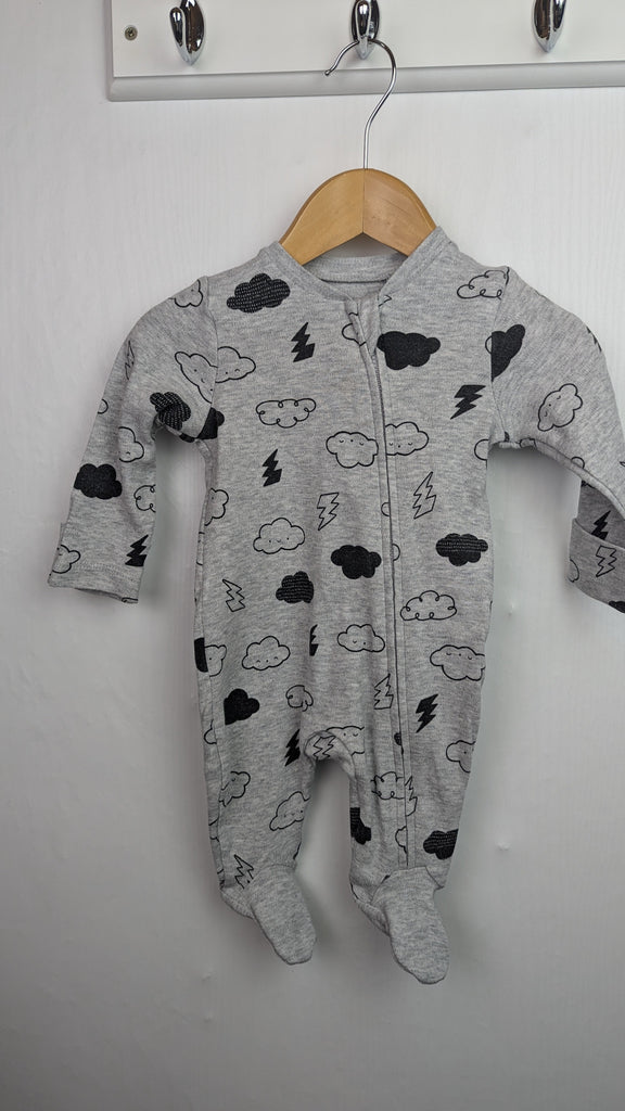 TU Grey Clouds & Lightening Sleepsuit - Unisex 0-1 Month TU Used, Preloved, Preworn & Second Hand Baby, Kids & Children's Clothing UK Online. Cheap affordable. Brands including Next, Joules, Nutmeg Morrisons, TU, F&F, H&M.