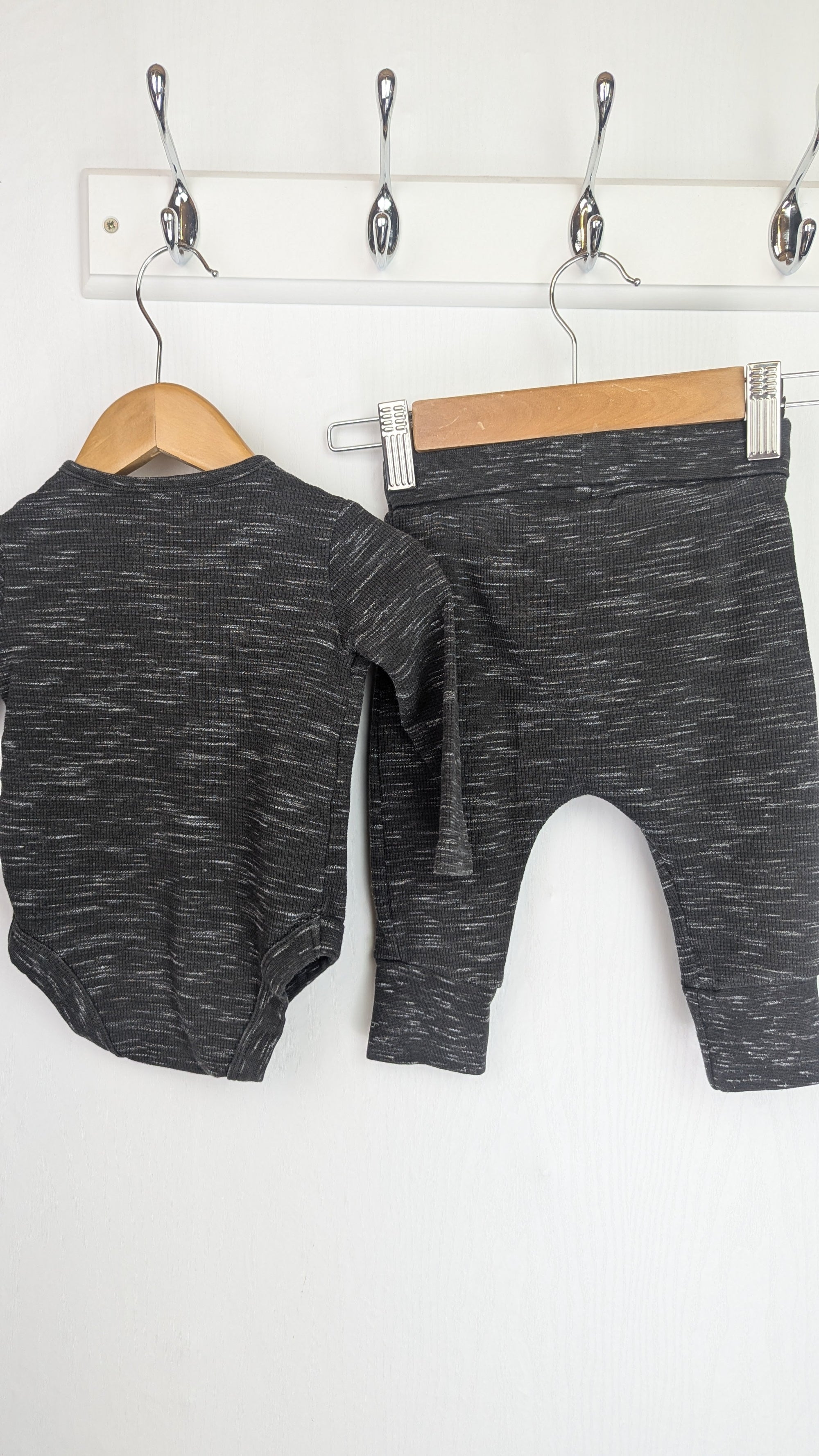 TU Grey Ribbed Bodysuit & Leggings - Girls 3 - 6 Months - Little Ones Preloved. Second Hand Children's & Preloved Baby, Kids, Girls & Boys Clothes. UK online