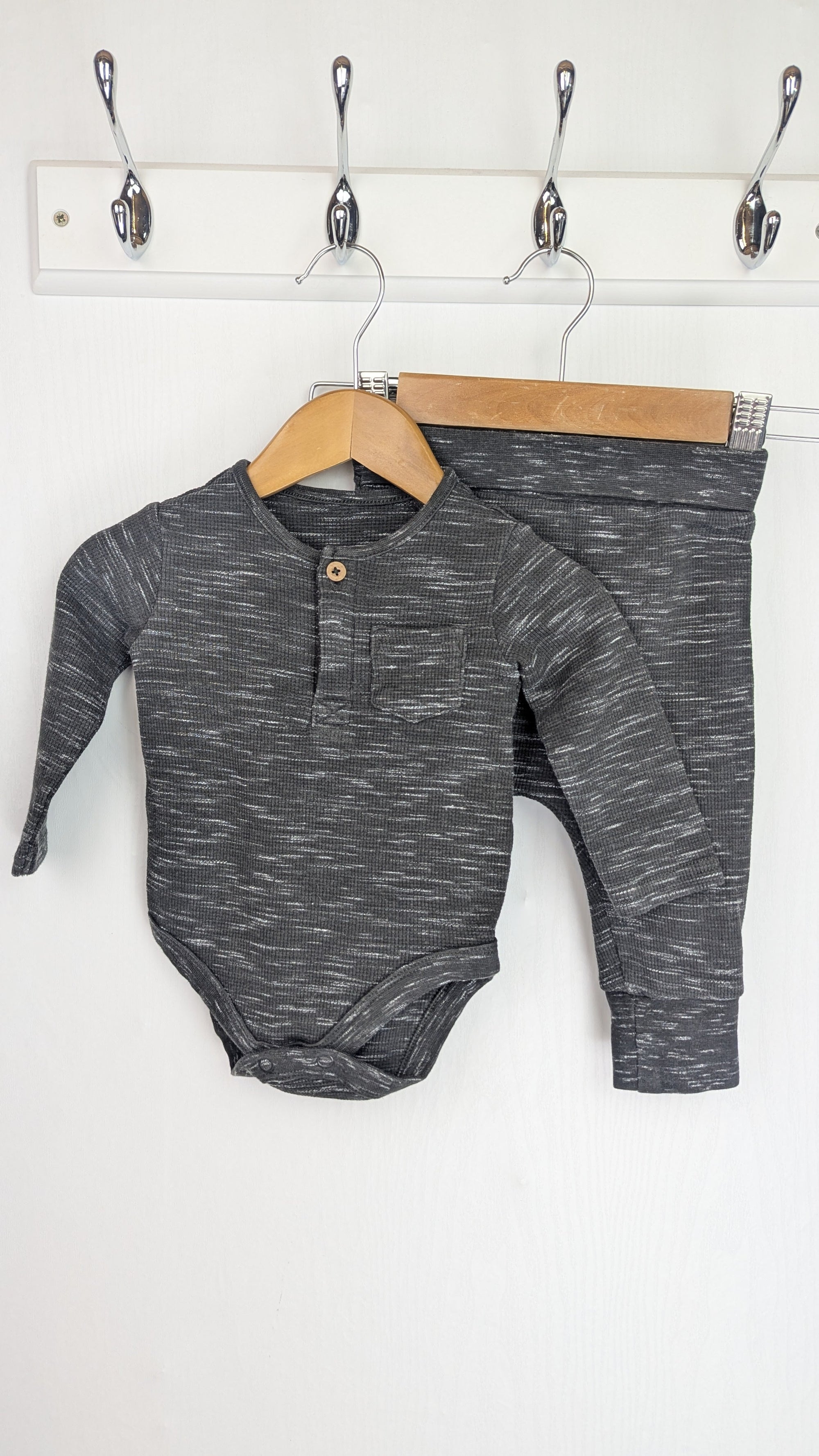 TU Grey Ribbed Bodysuit & Leggings - Girls 3 - 6 Months - Little Ones Preloved. Second Hand Children's & Preloved Baby, Kids, Girls & Boys Clothes. UK online