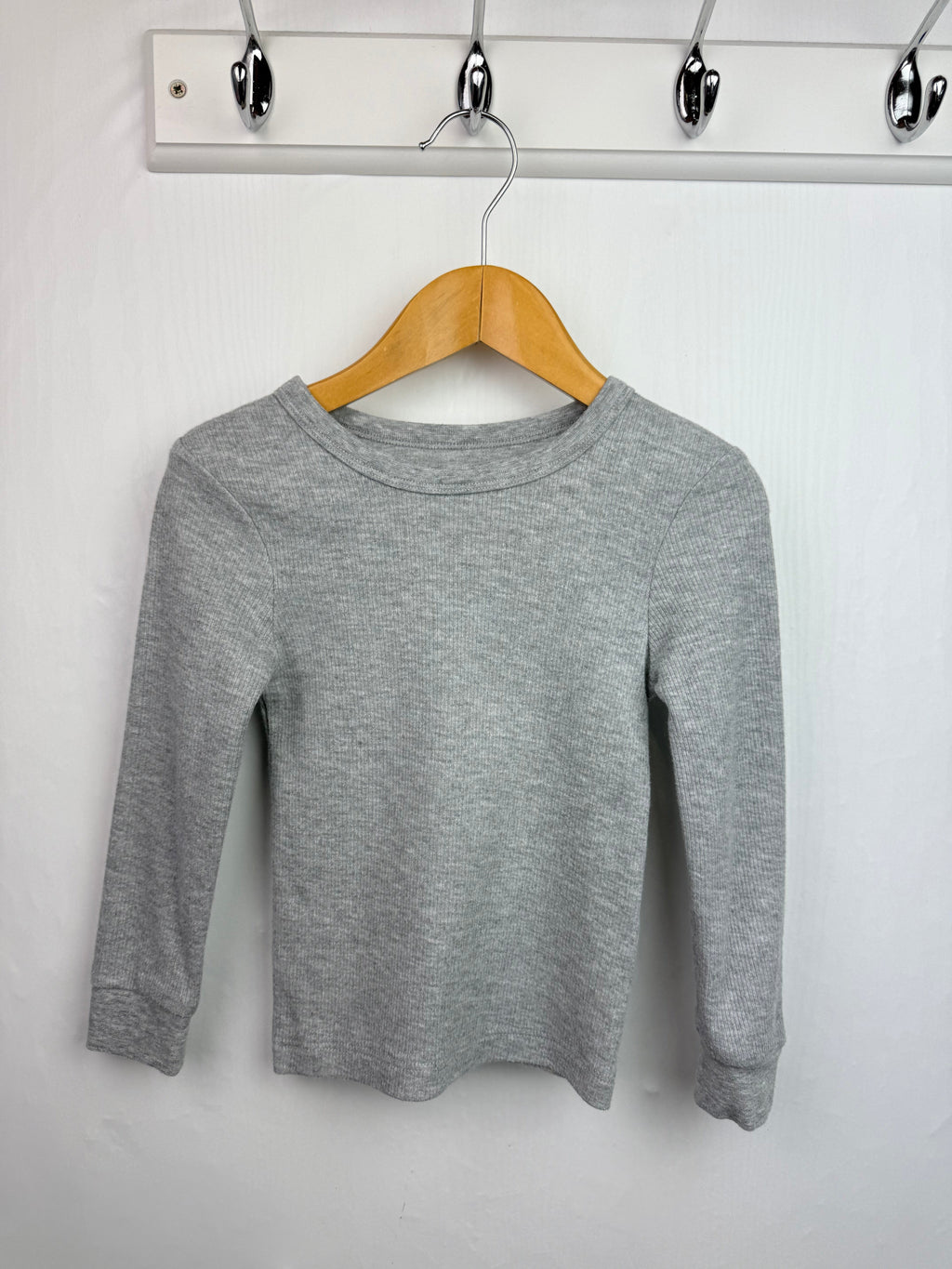 TU Grey Ribbed Top - Boys 2 - 3 Years - Little Ones Preloved. Second Hand Children's & Preloved Baby, Kids, Girls & Boys Clothes. UK online