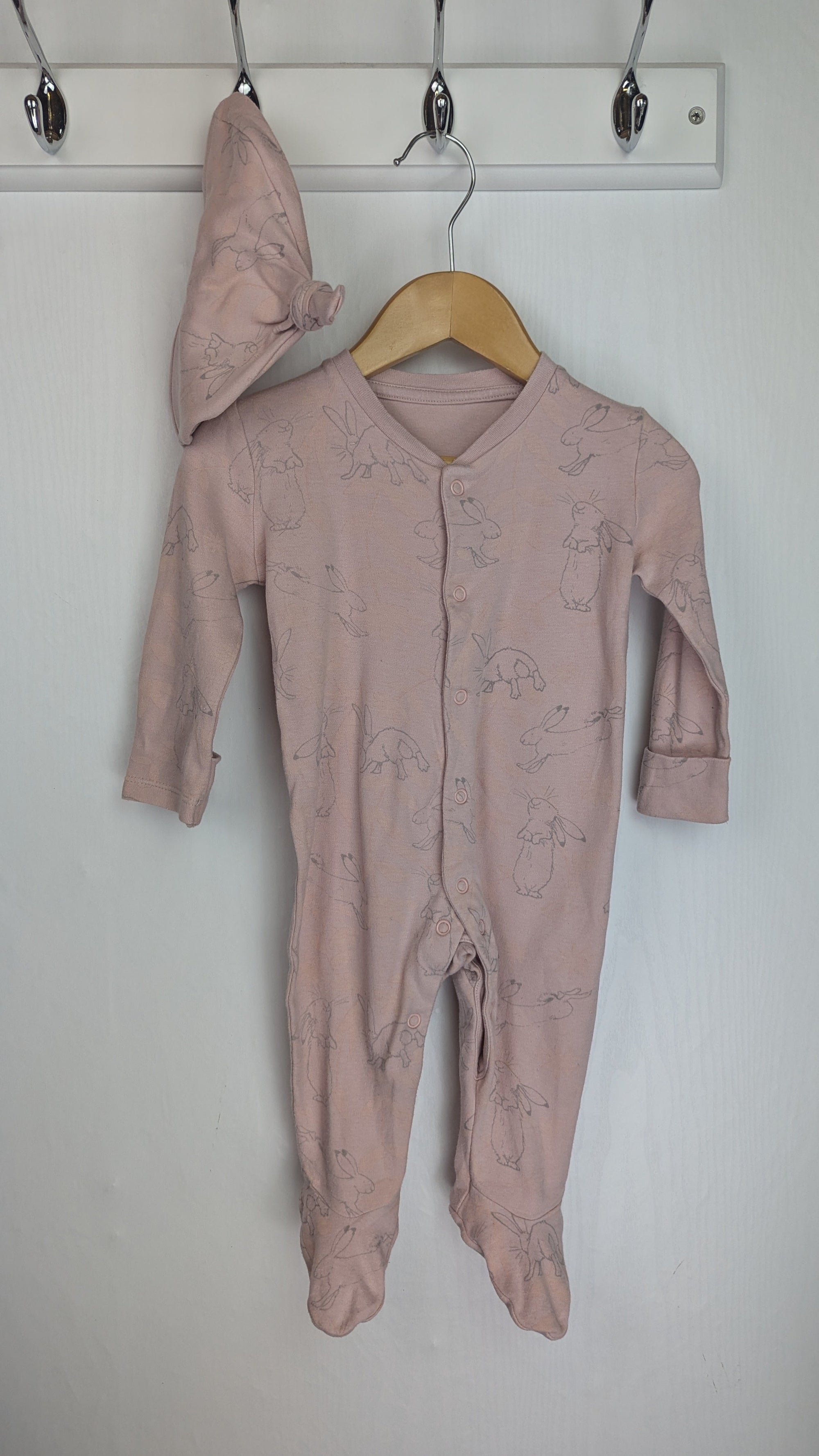 TU Guess How Much I Love You Sleepsuit & Hat - Girls 3 - 6 Months - Little Ones Preloved. Second Hand Children's & Preloved Baby, Kids, Girls & Boys Clothes. UK online
