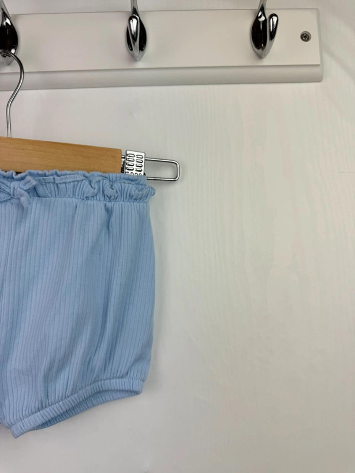 TU light blue ribbed shorts - Girls 9 - 12 Months - Little Ones Preloved. Second Hand Children's & Preloved Baby, Kids, Girls & Boys Clothes. UK online